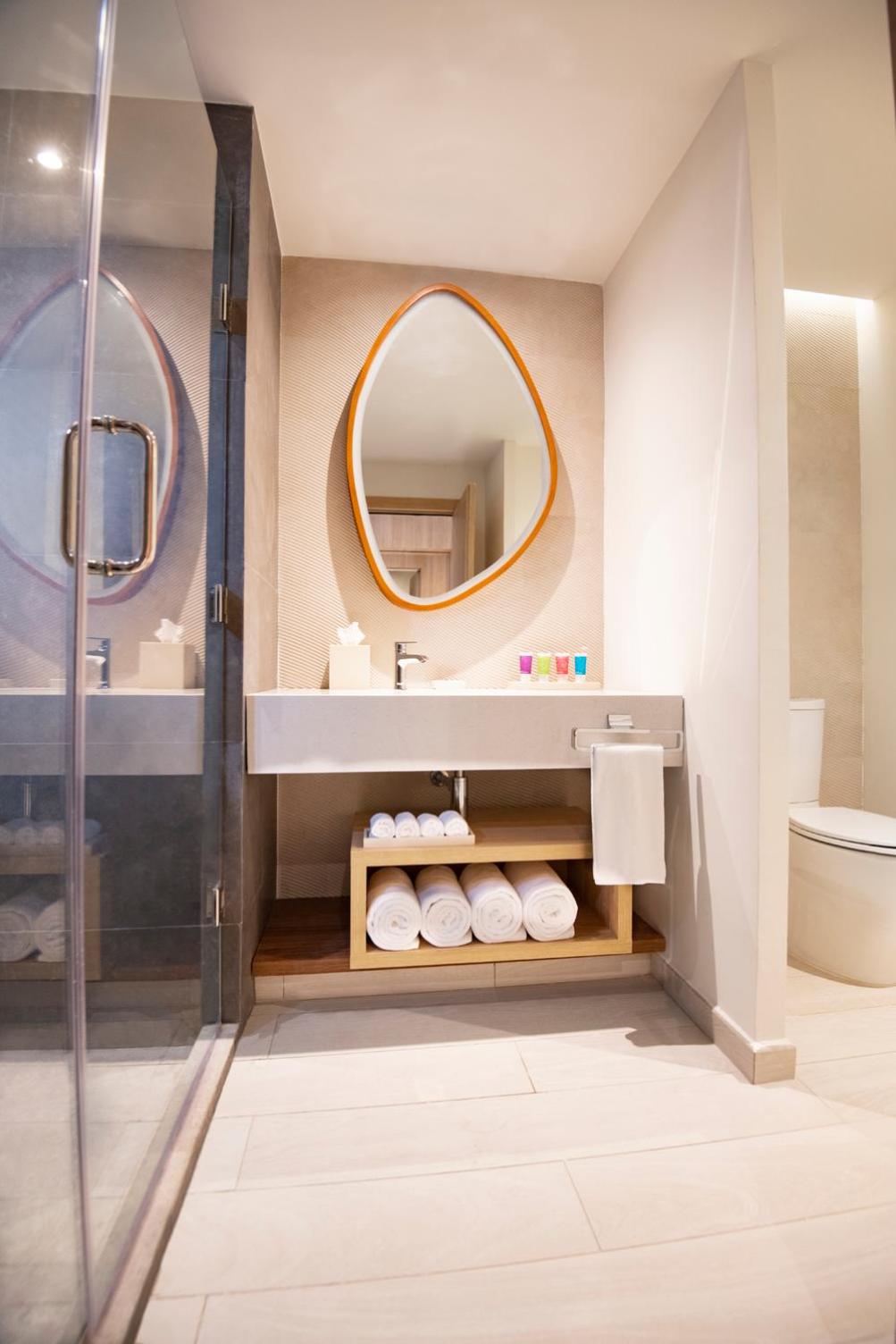 One-Bedroom Club Master Suite with Ocean View