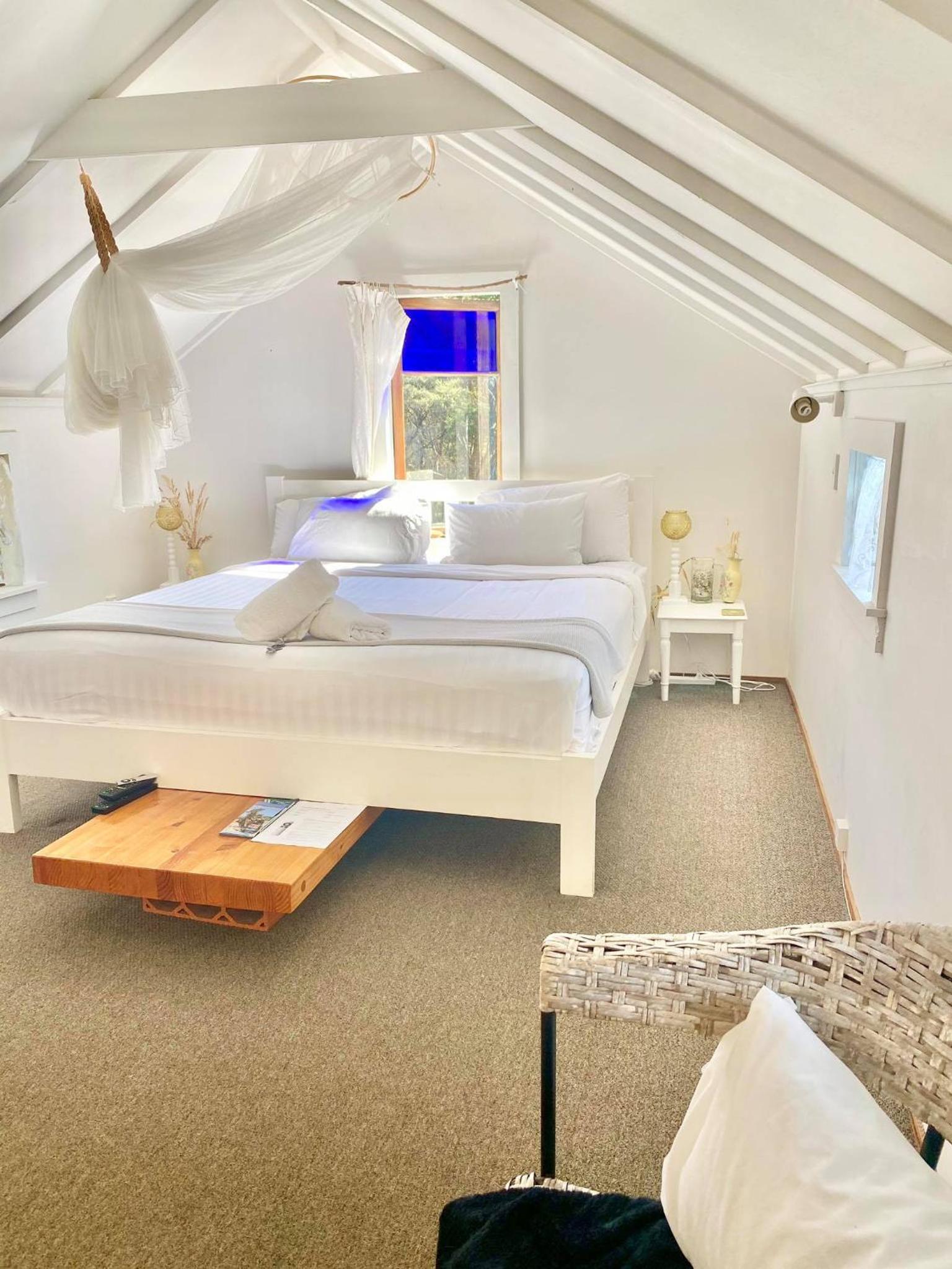 King Deluxe Room - Photo 5