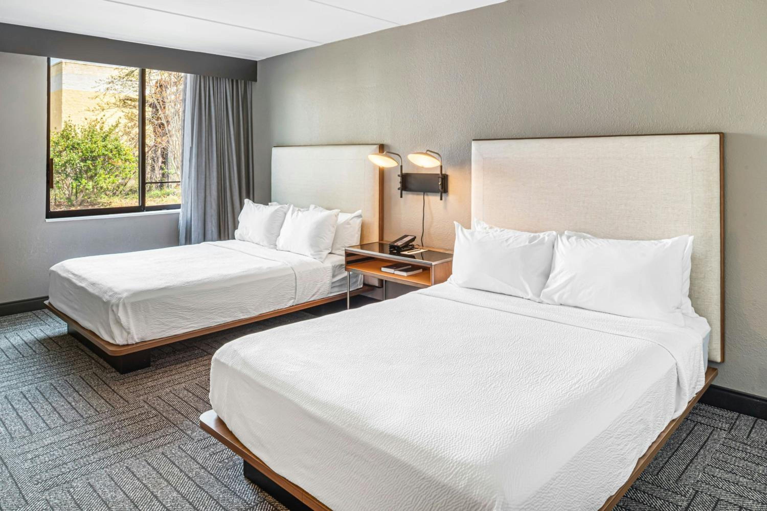 Queen Room with Two Queen Beds - Hearing Accessible