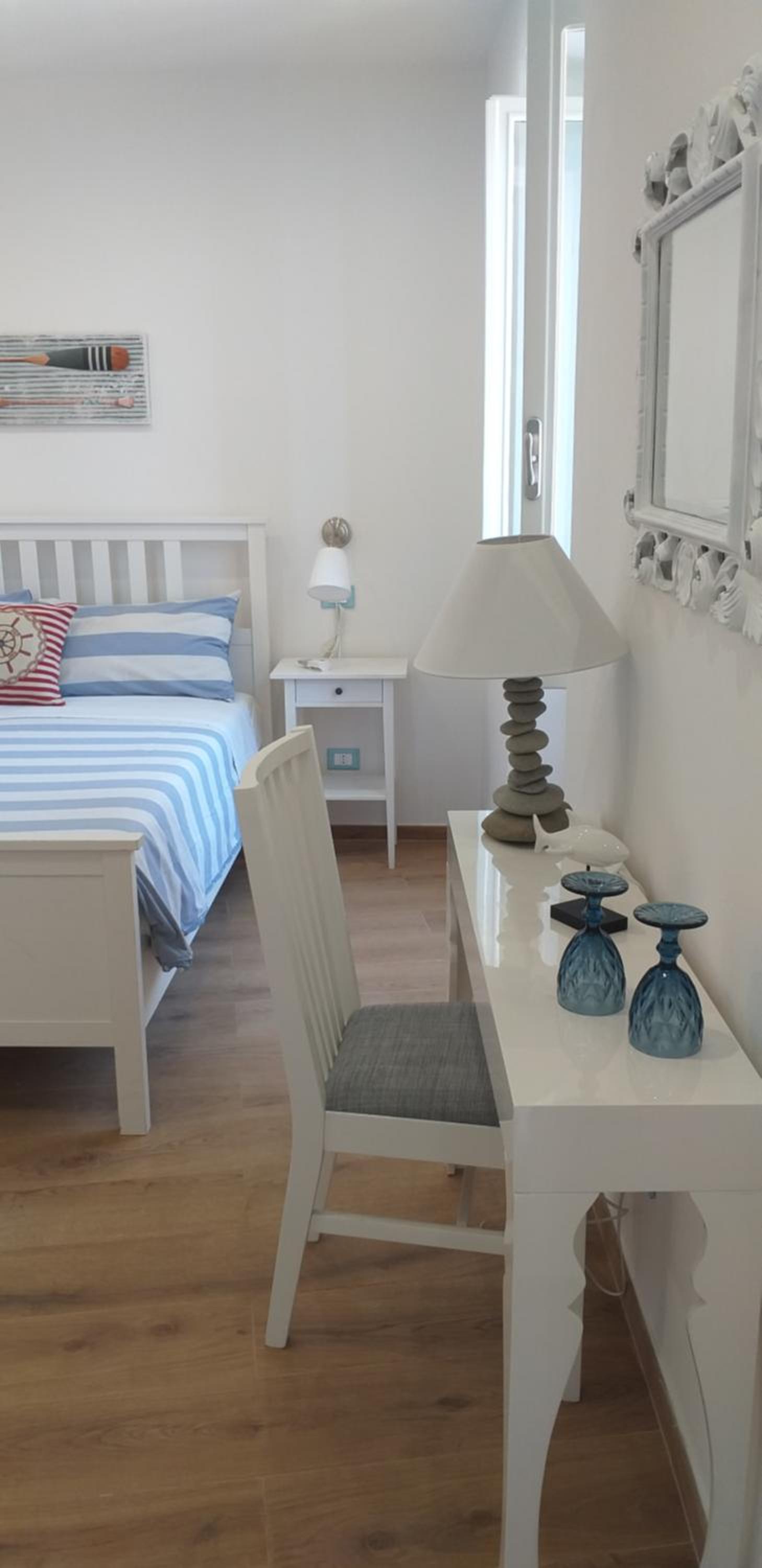 Quadruple Room with Terrace and Front Sea View - Photo 8