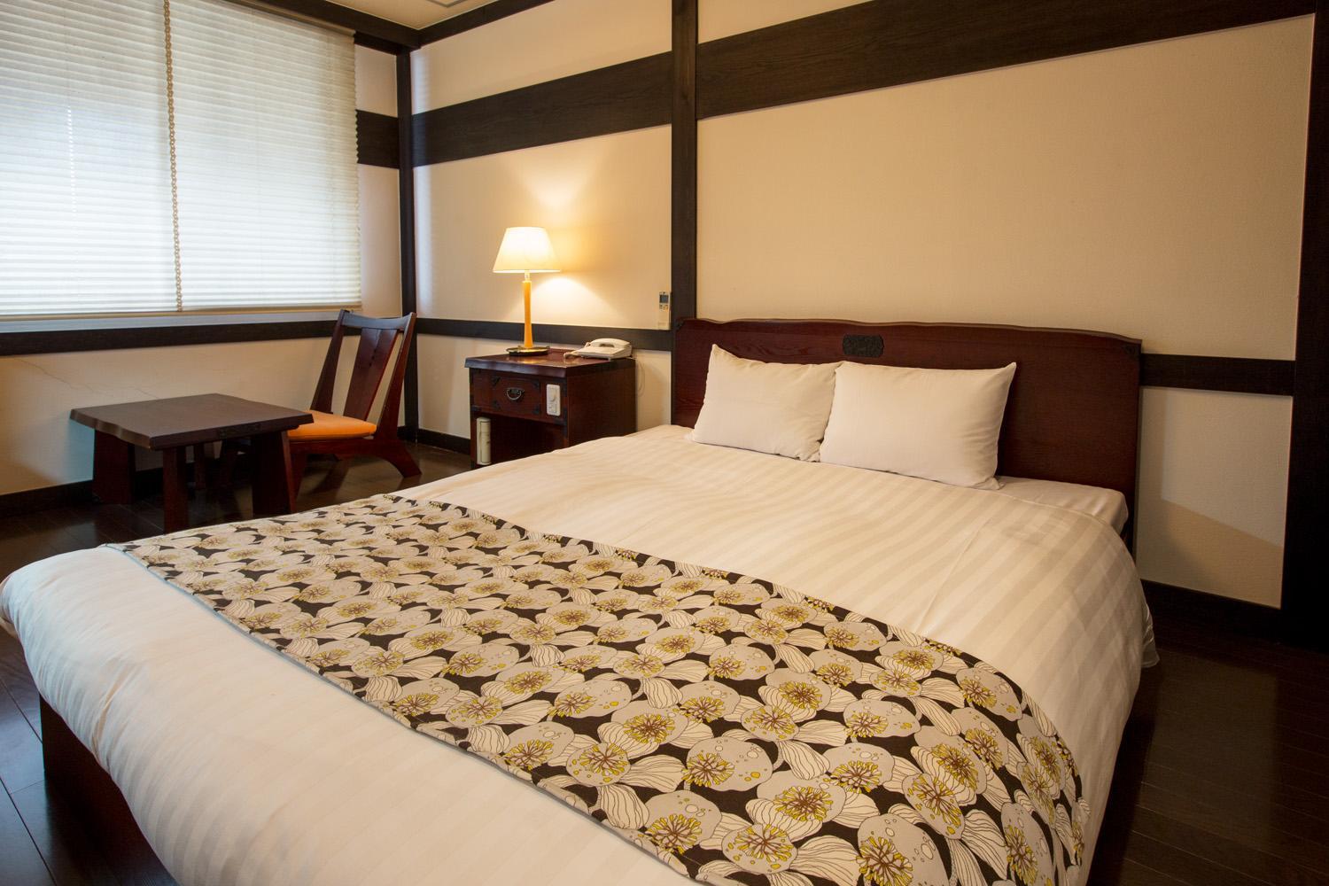 Double Room - Non-Smoking  - Photo 6