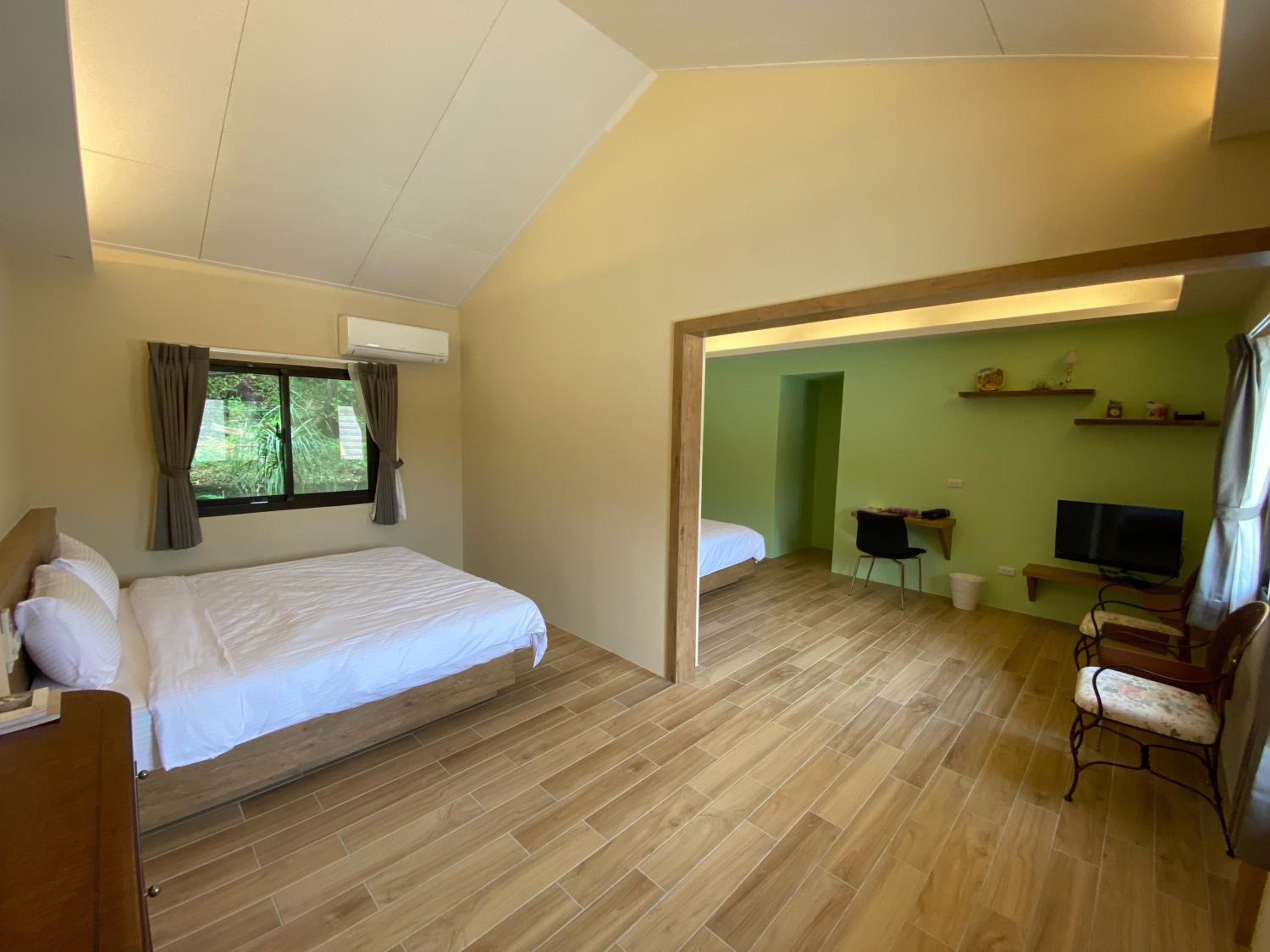 Quadruple Room with Mountain View photo 1