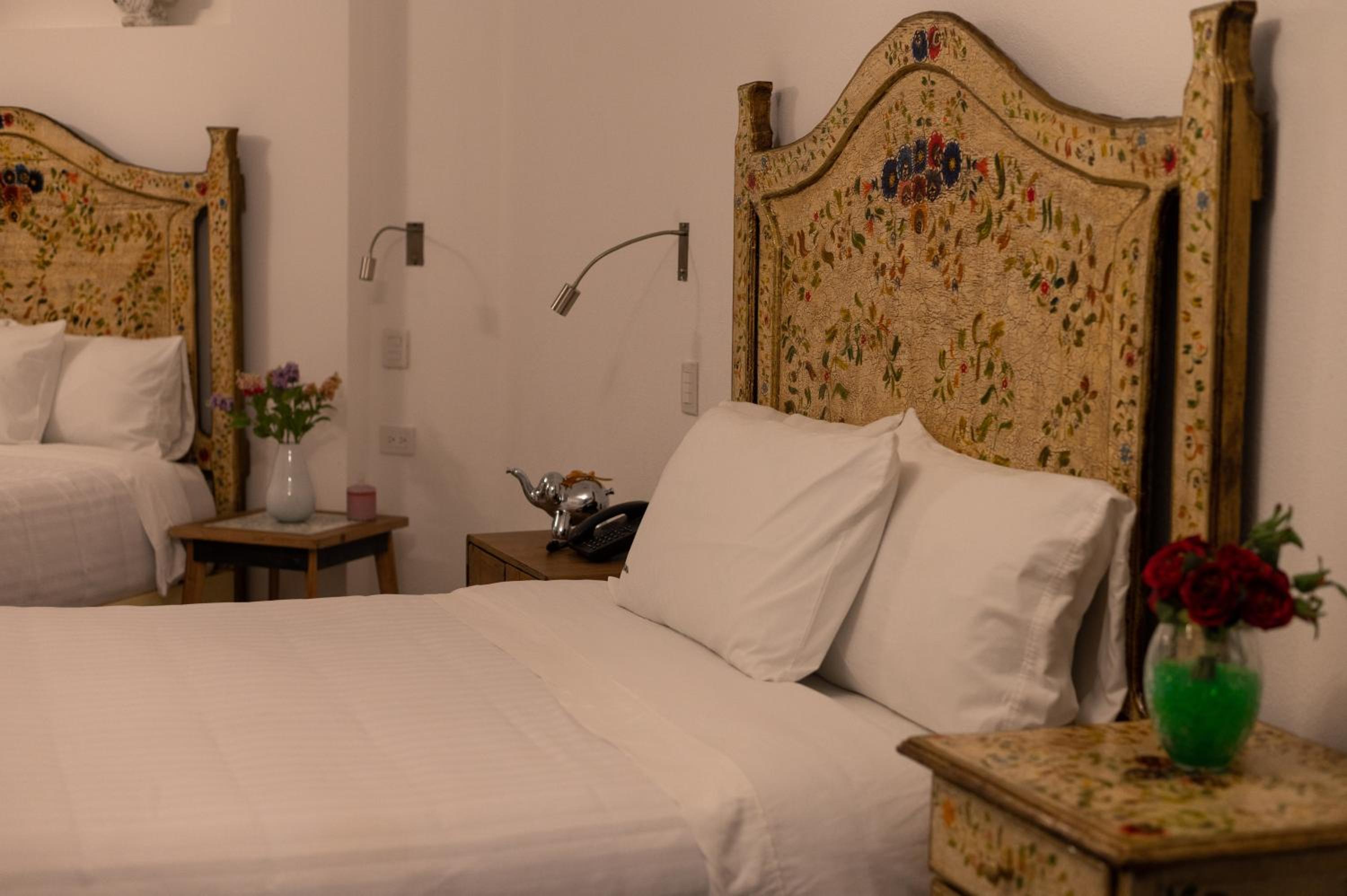 Deluxe Queen Suite