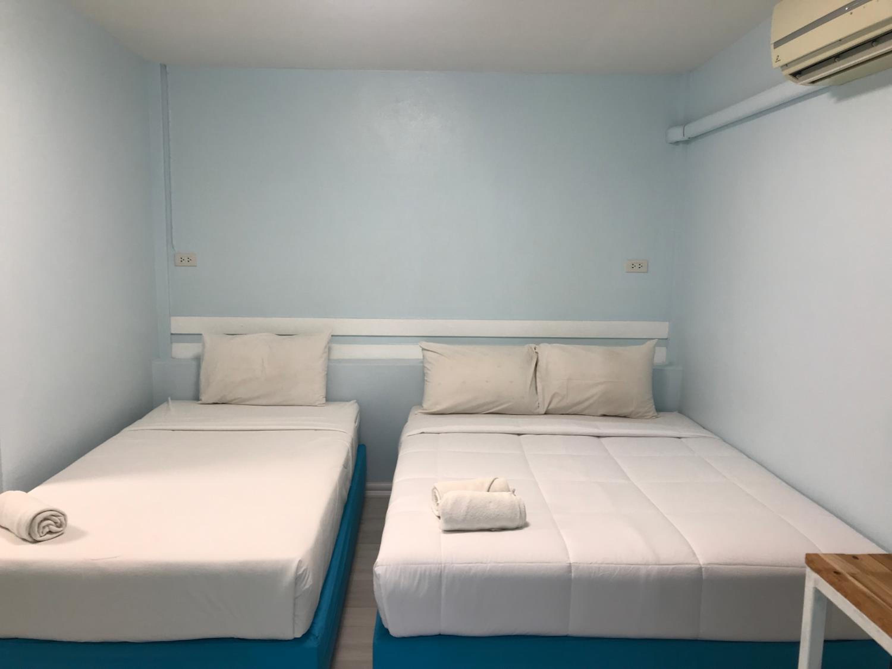 8-Bed Mixed Dormitory Room