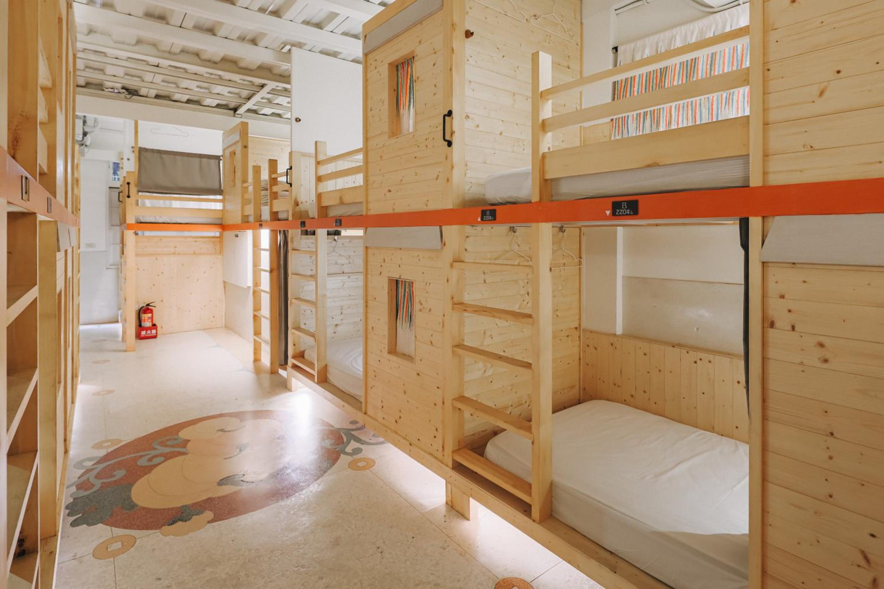 Bunk Bed in Mixed Dormitory Room