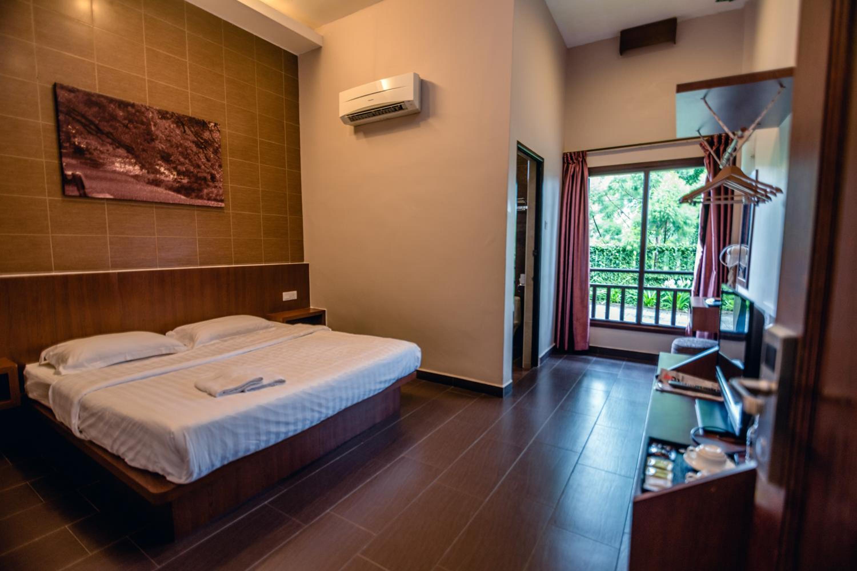 Superior King Room - Photo 3