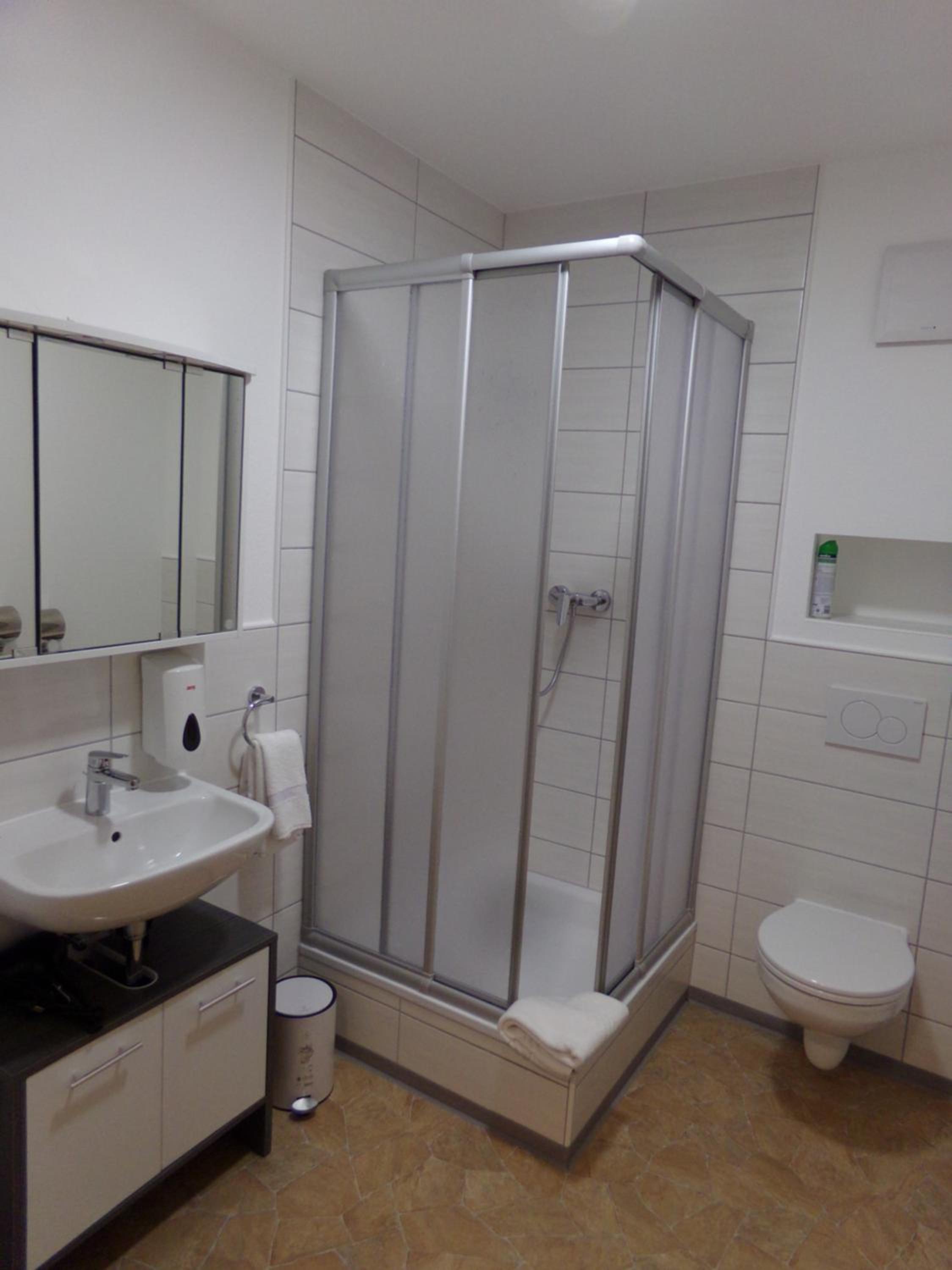 Single Room - Disability Access photo 3