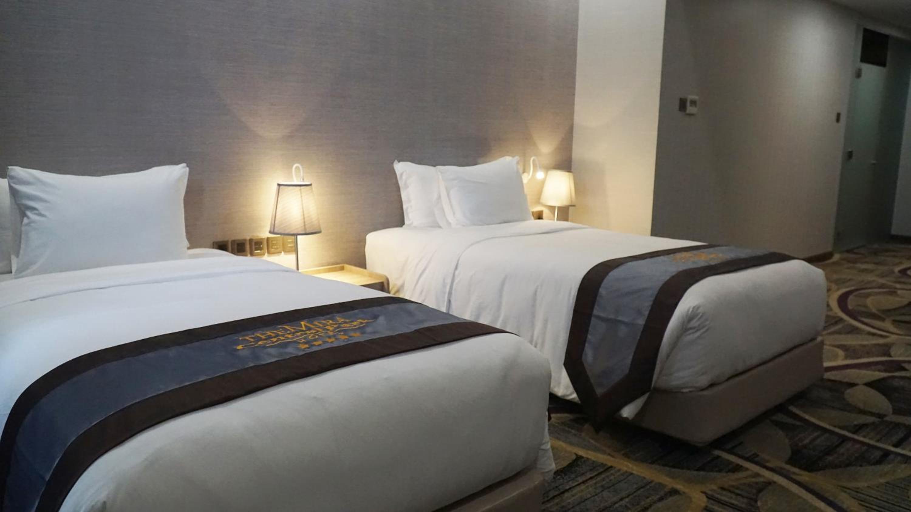 Presidence Suite with City View  photo 3