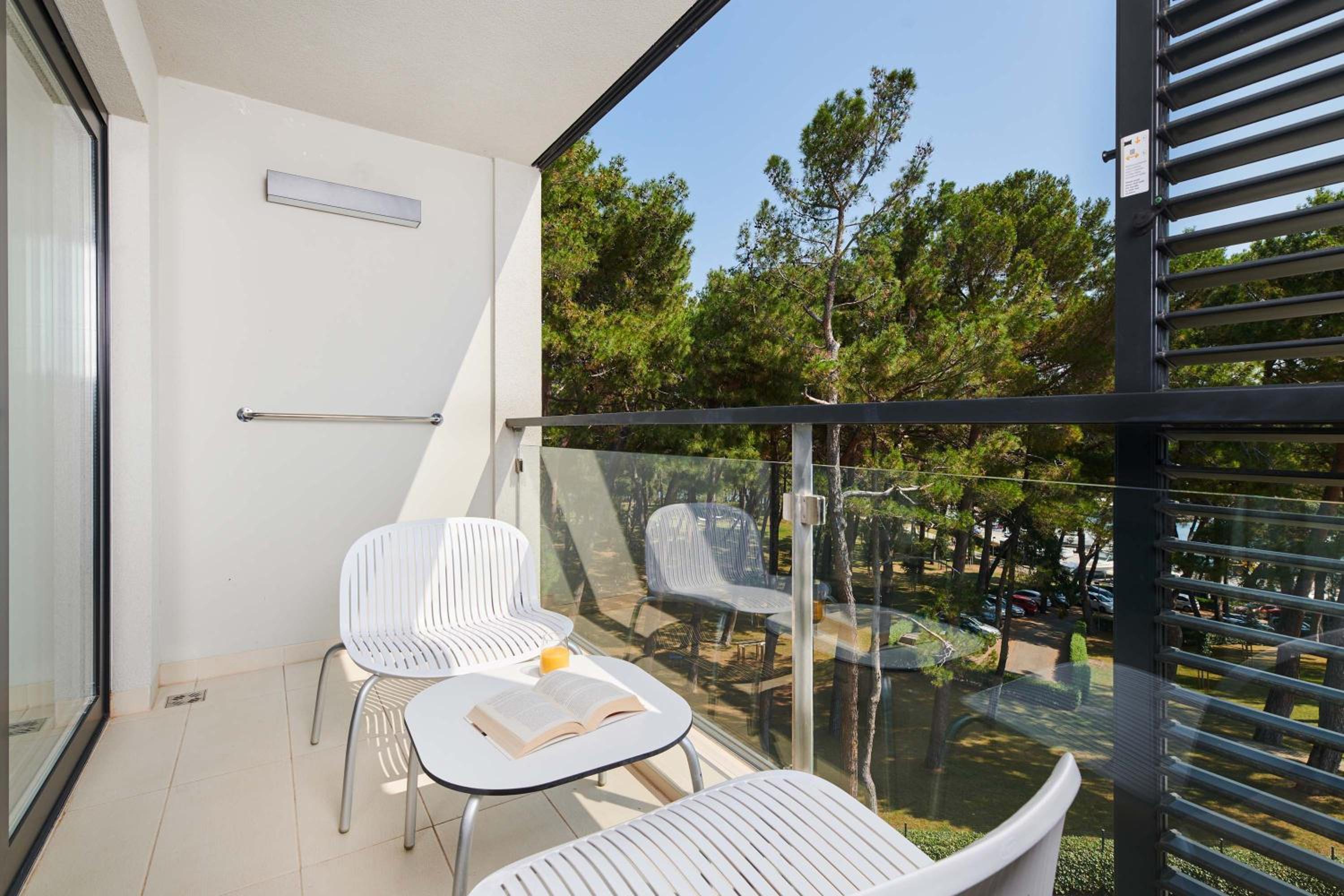 Superior Room with Balcony - Park Side - Photo 6