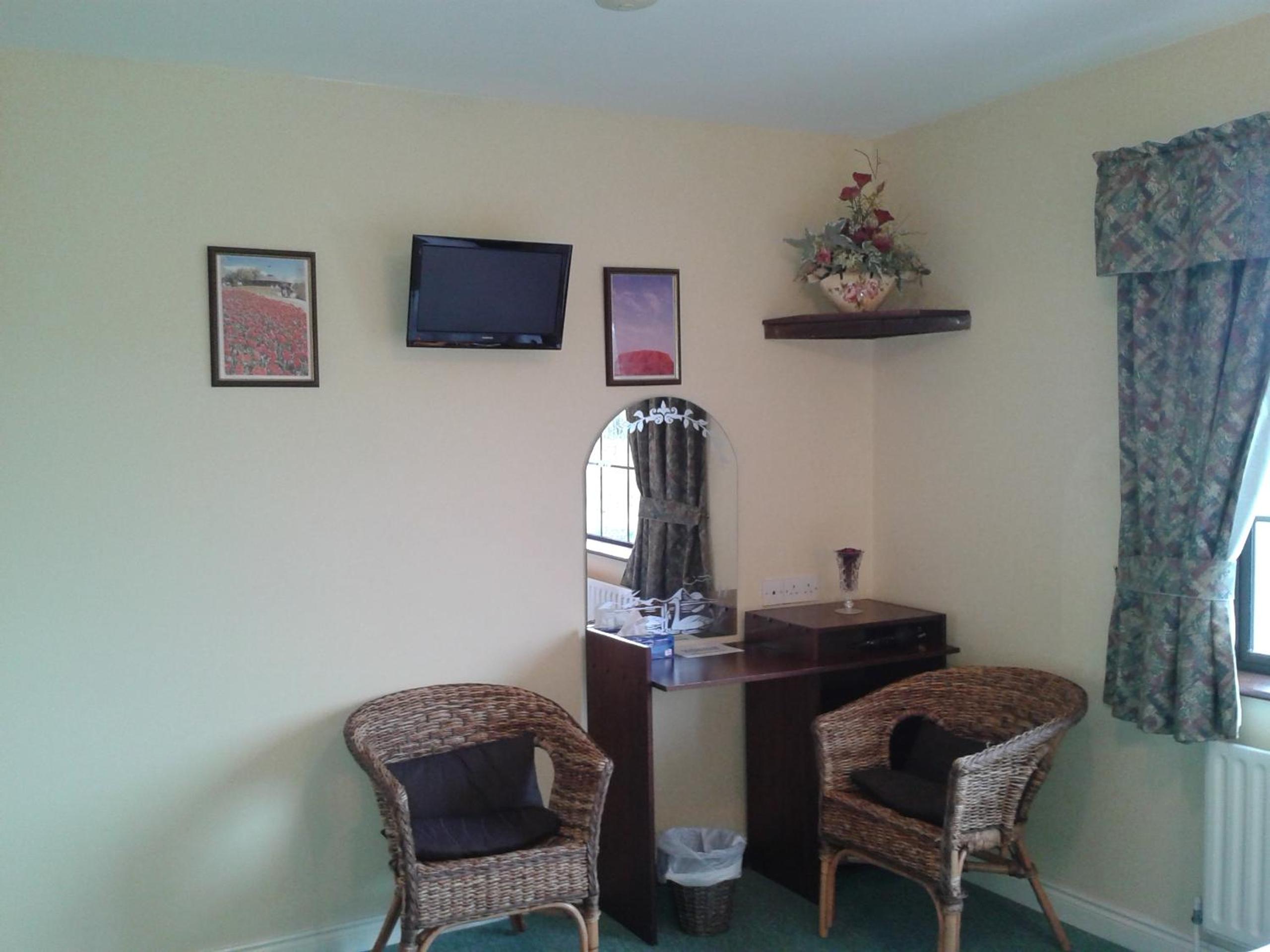 Twin Room - Photo 7