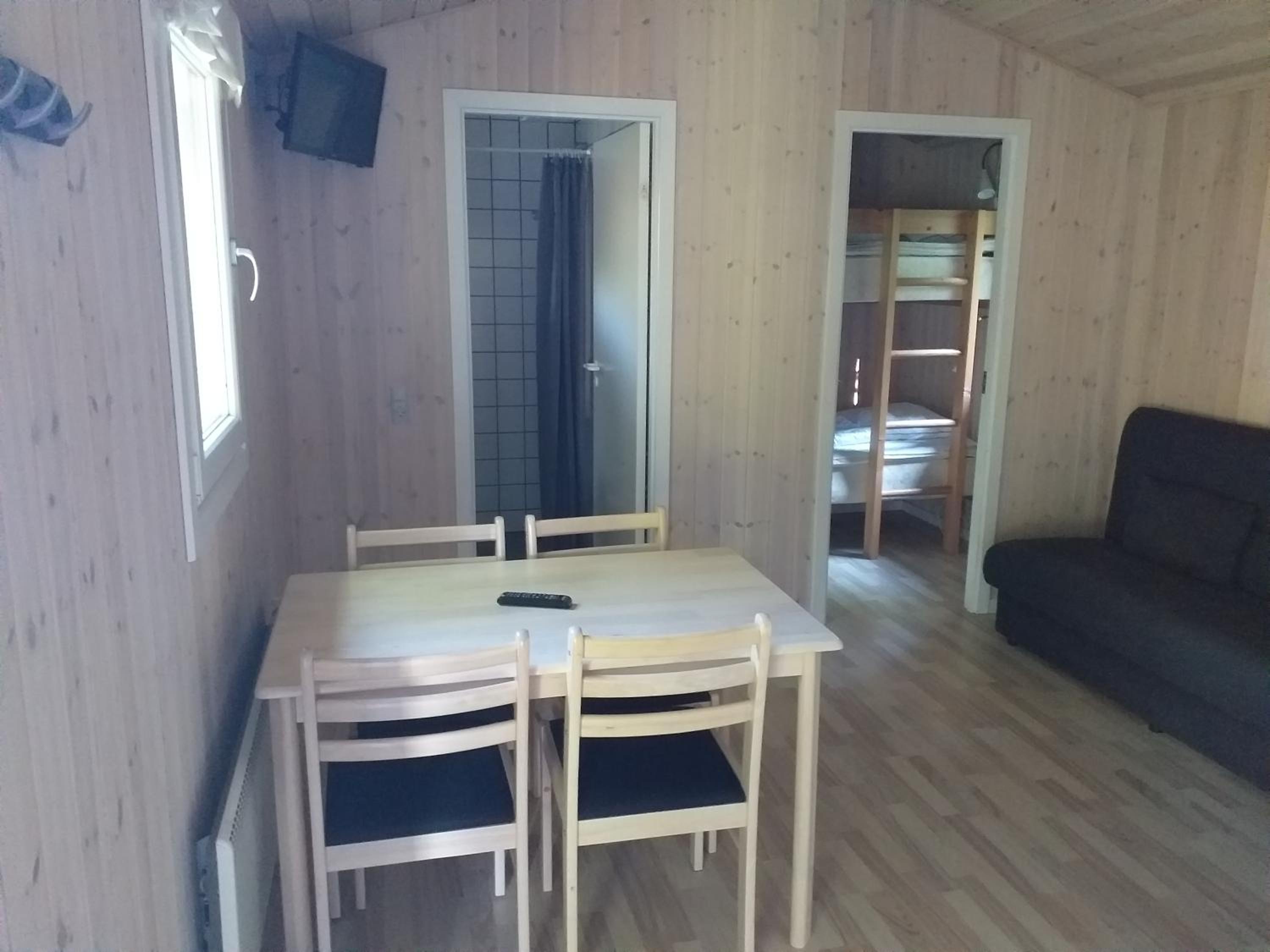 Two-Bedroom Cottage with Private Bathroom  photo 3