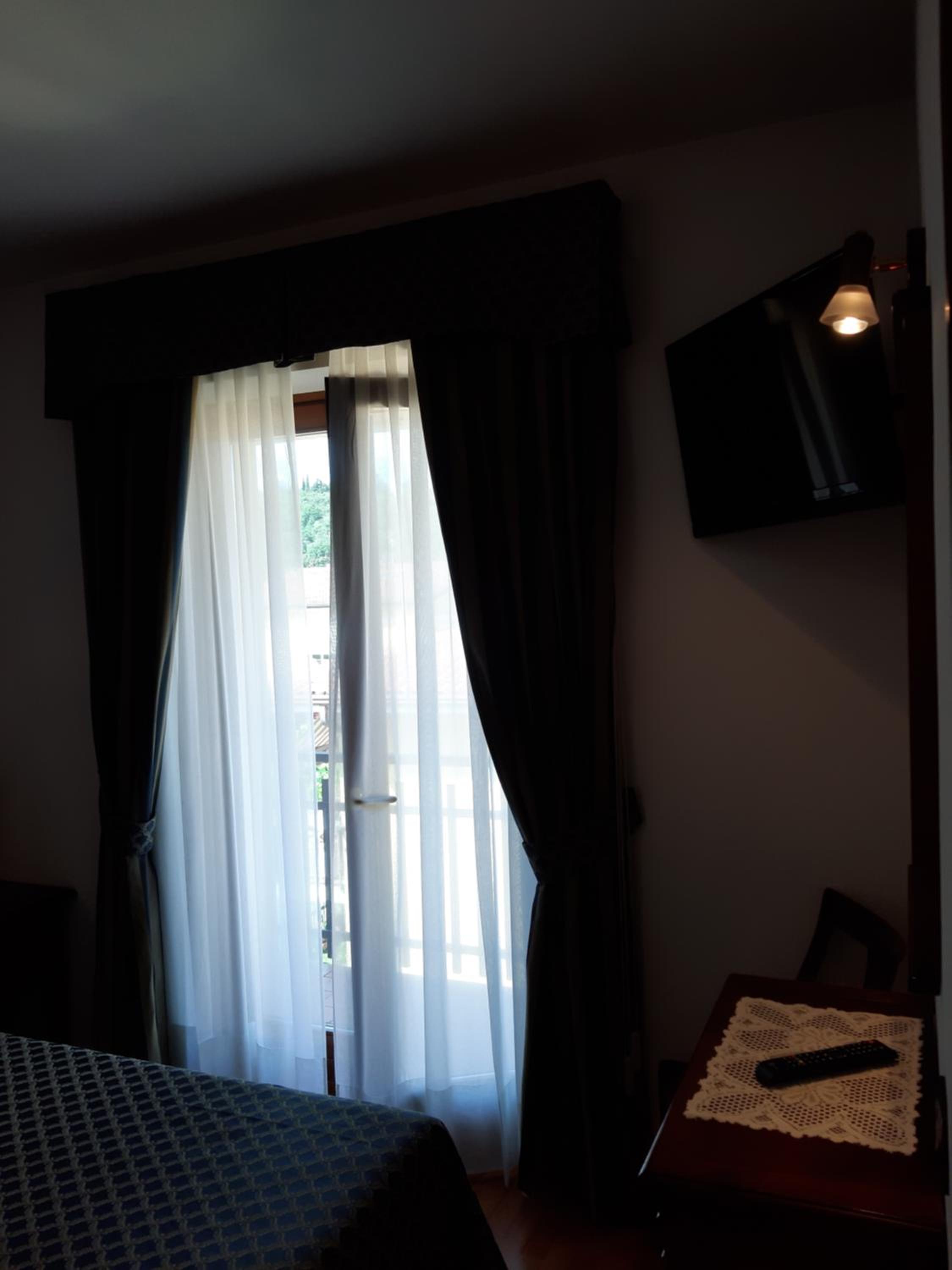 Doppel- oder Zweibettzimmer