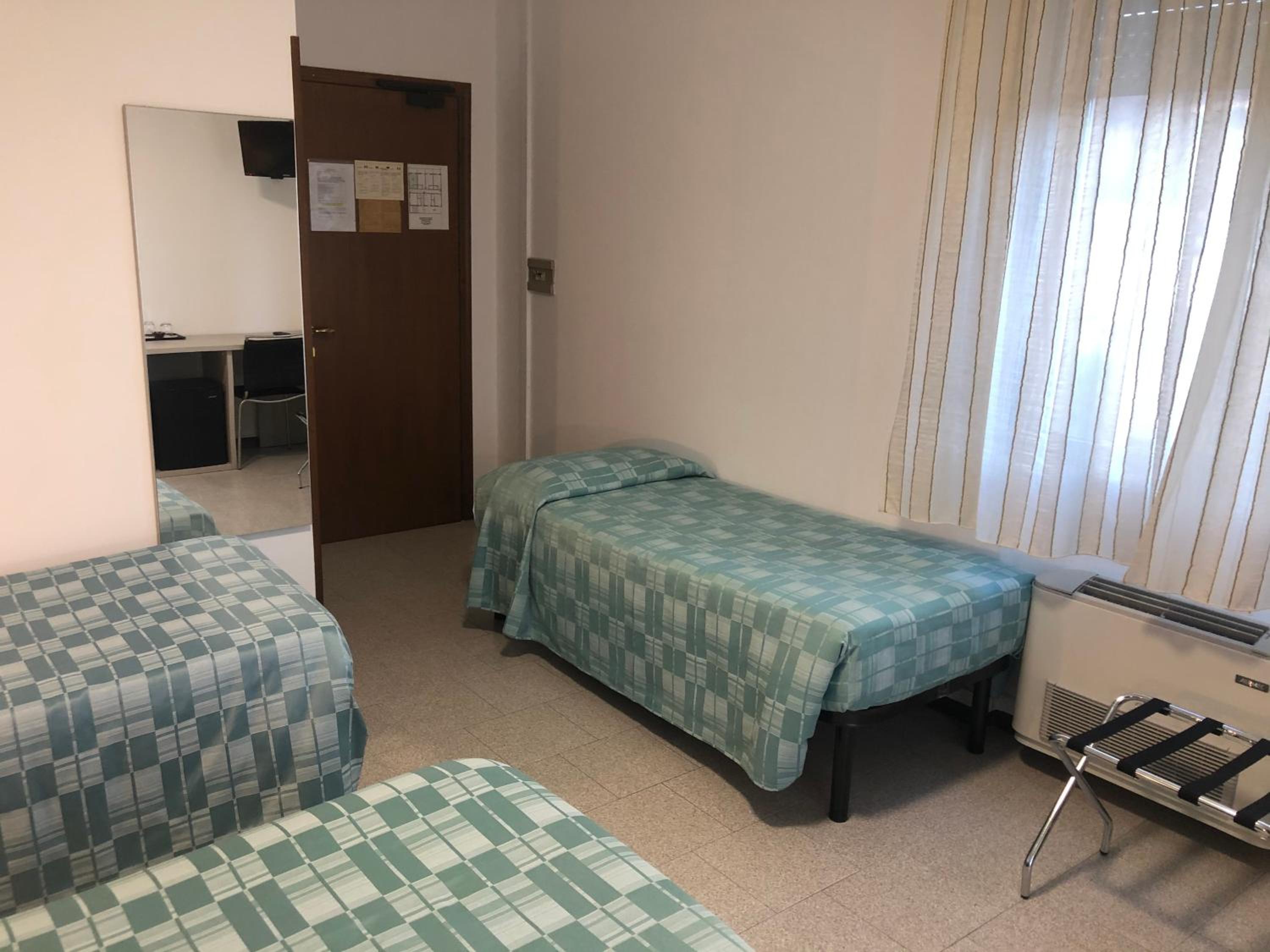 Standard Triple Room photo 1