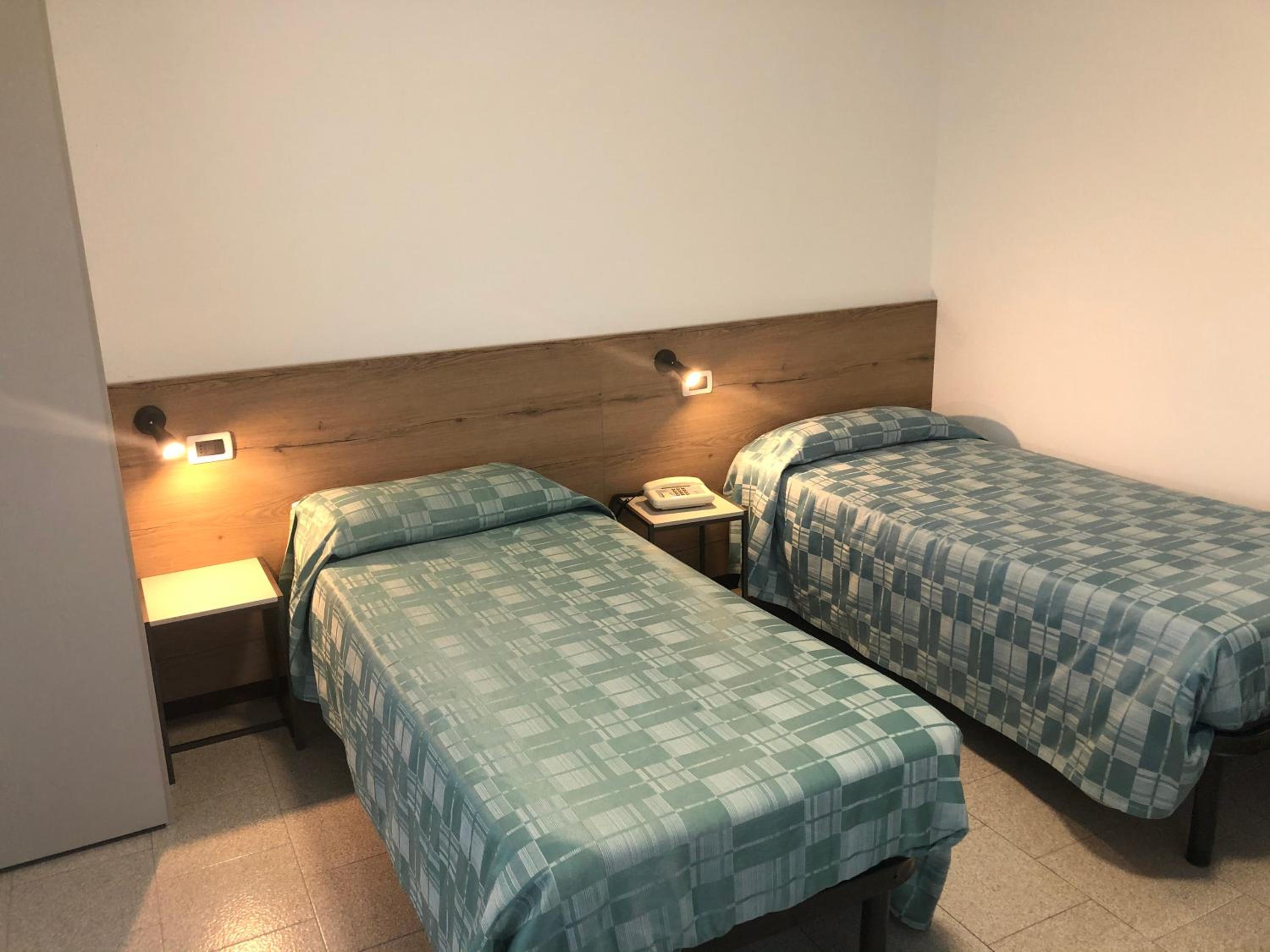 Standard Twin Room photo 1