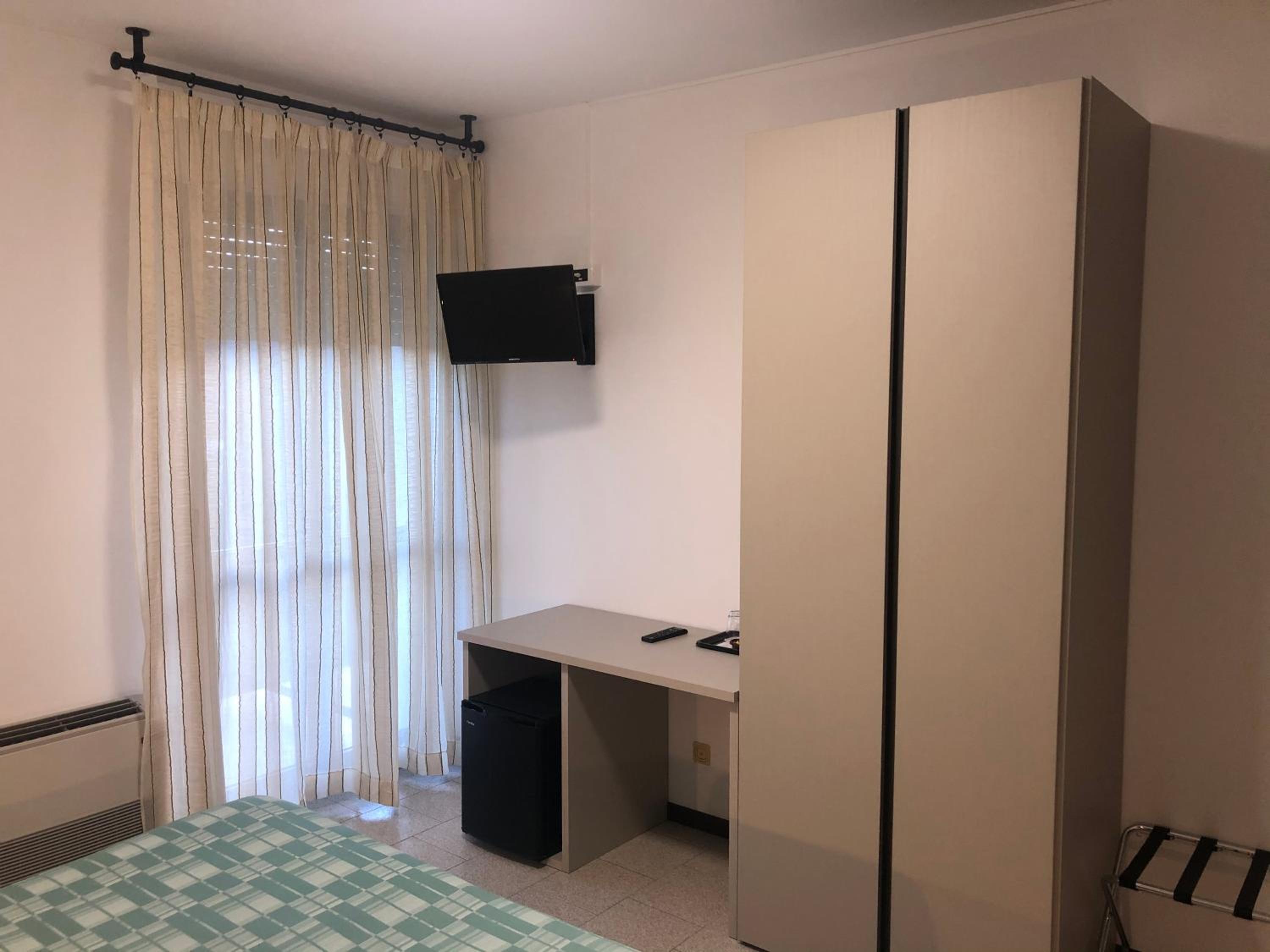 Standard Twin Room photo 2