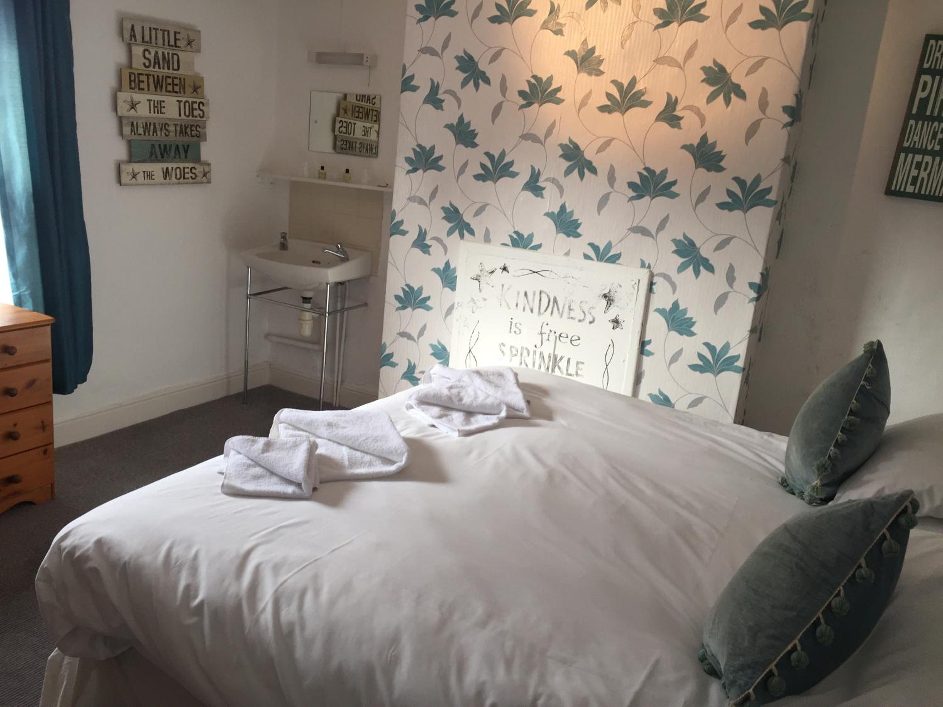 Standard Double Room with Shared Bathroom photo 1