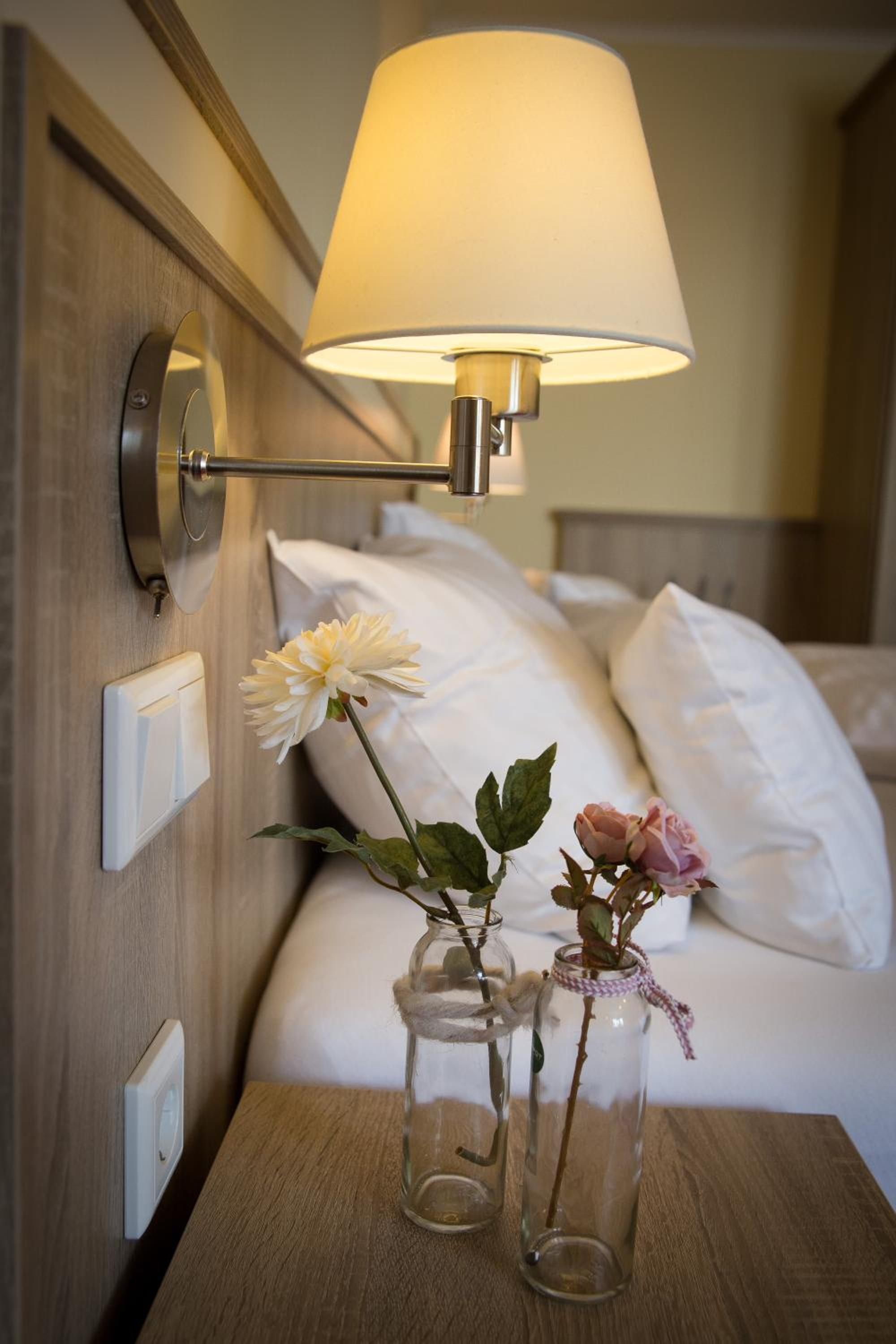 Standard Double Room - Photo 3