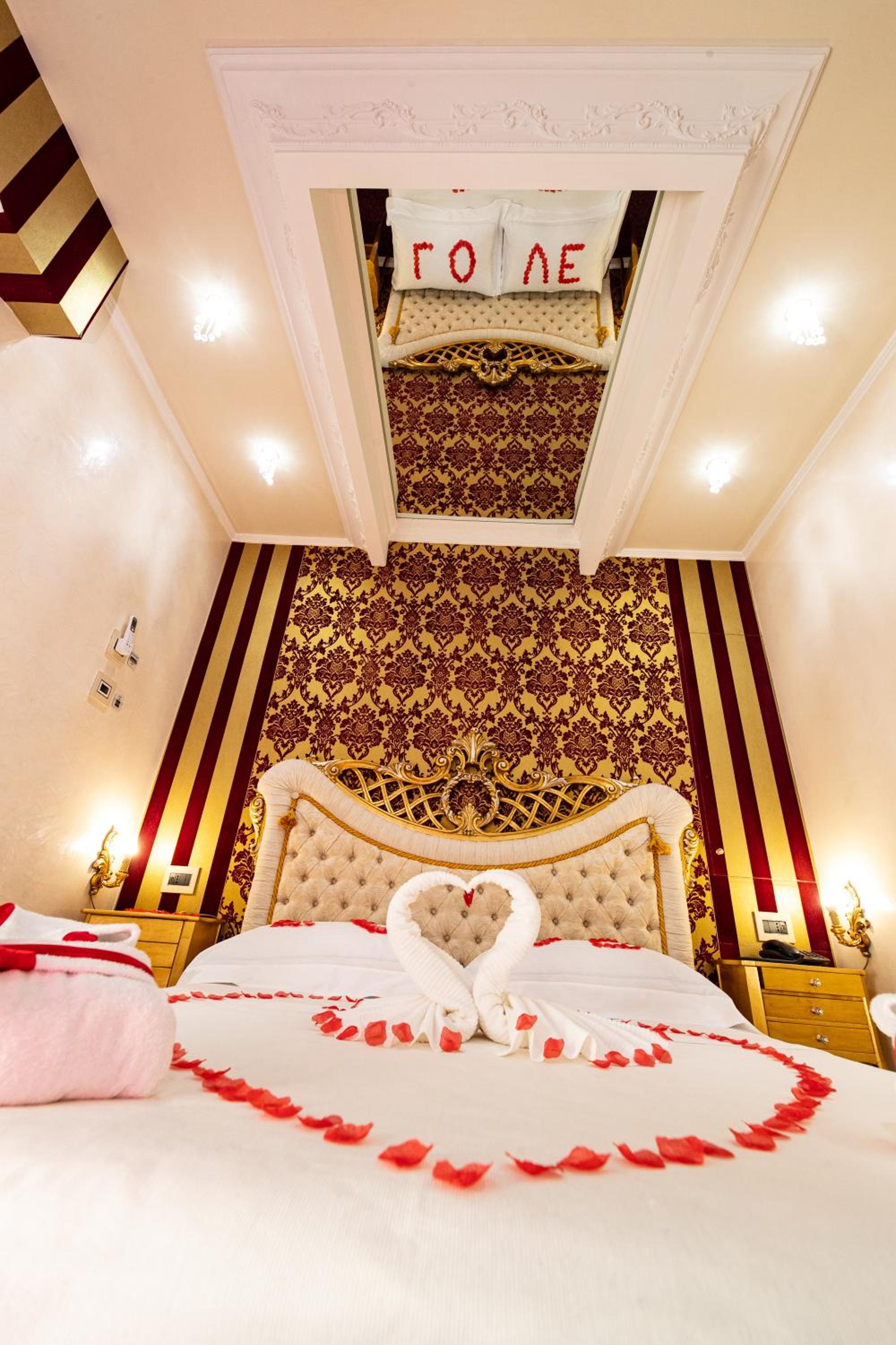 Queen Room with Spa Bath