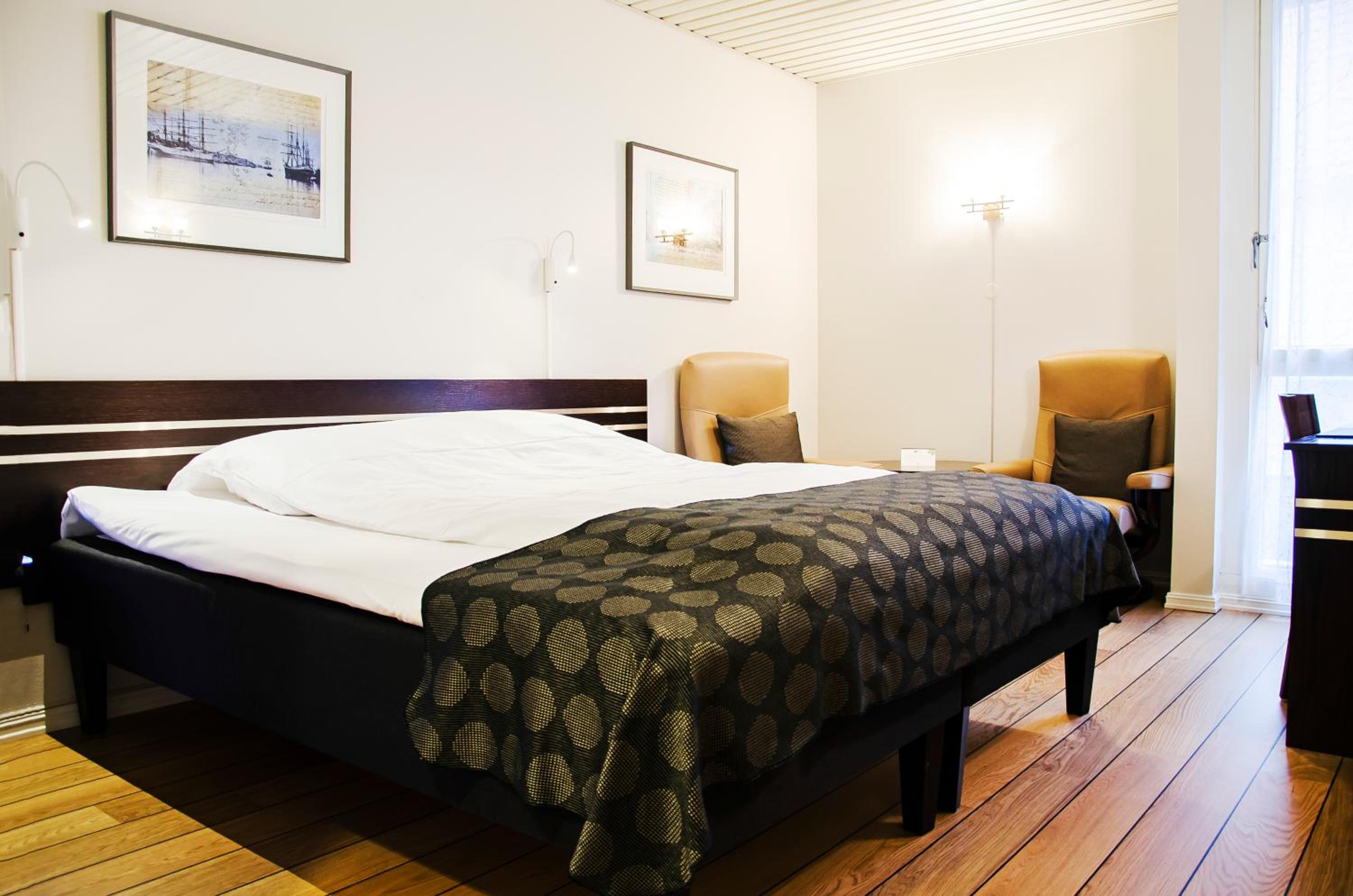 Standard Double Room - Photo 13