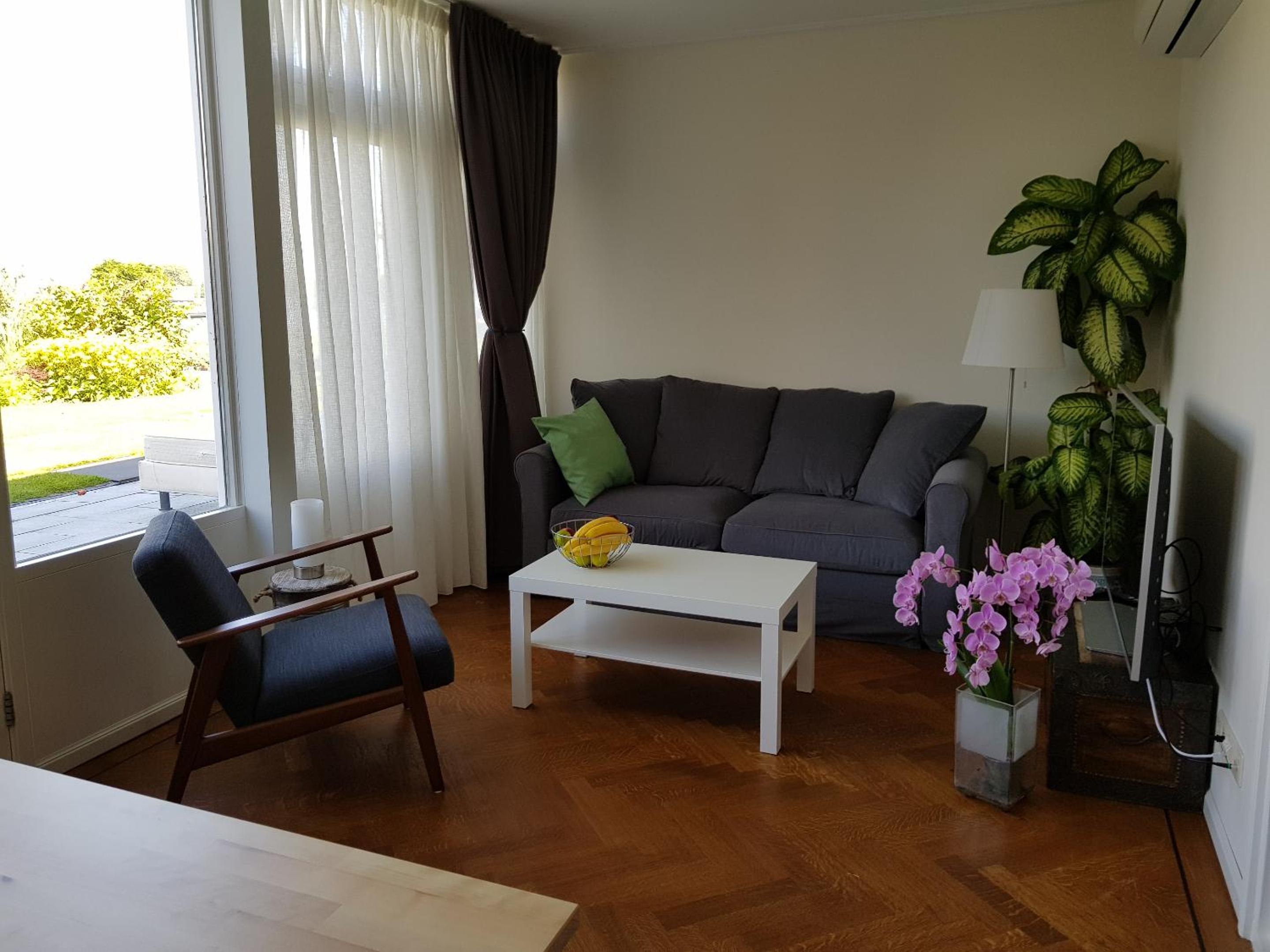 Family Room with Lake View - Photo 1