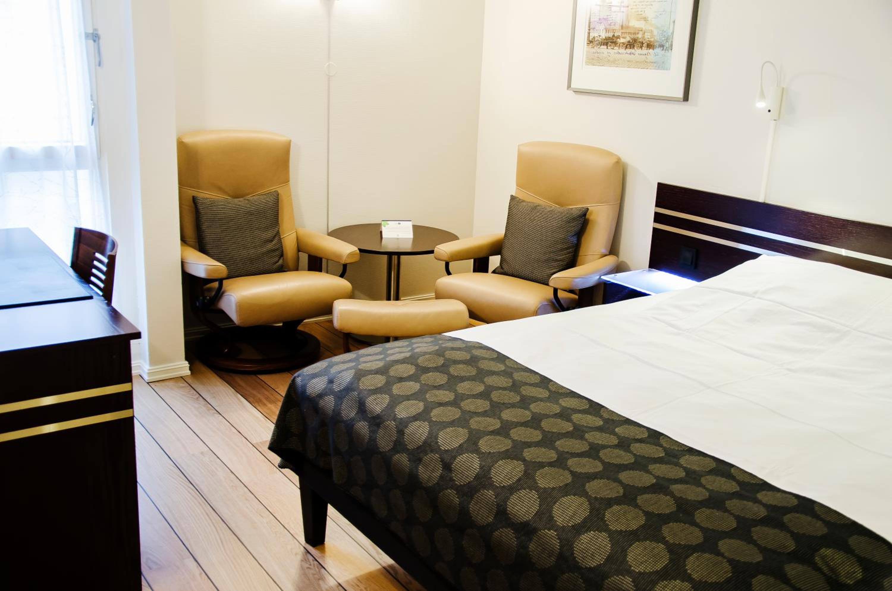 Standard Double Room - Photo 8