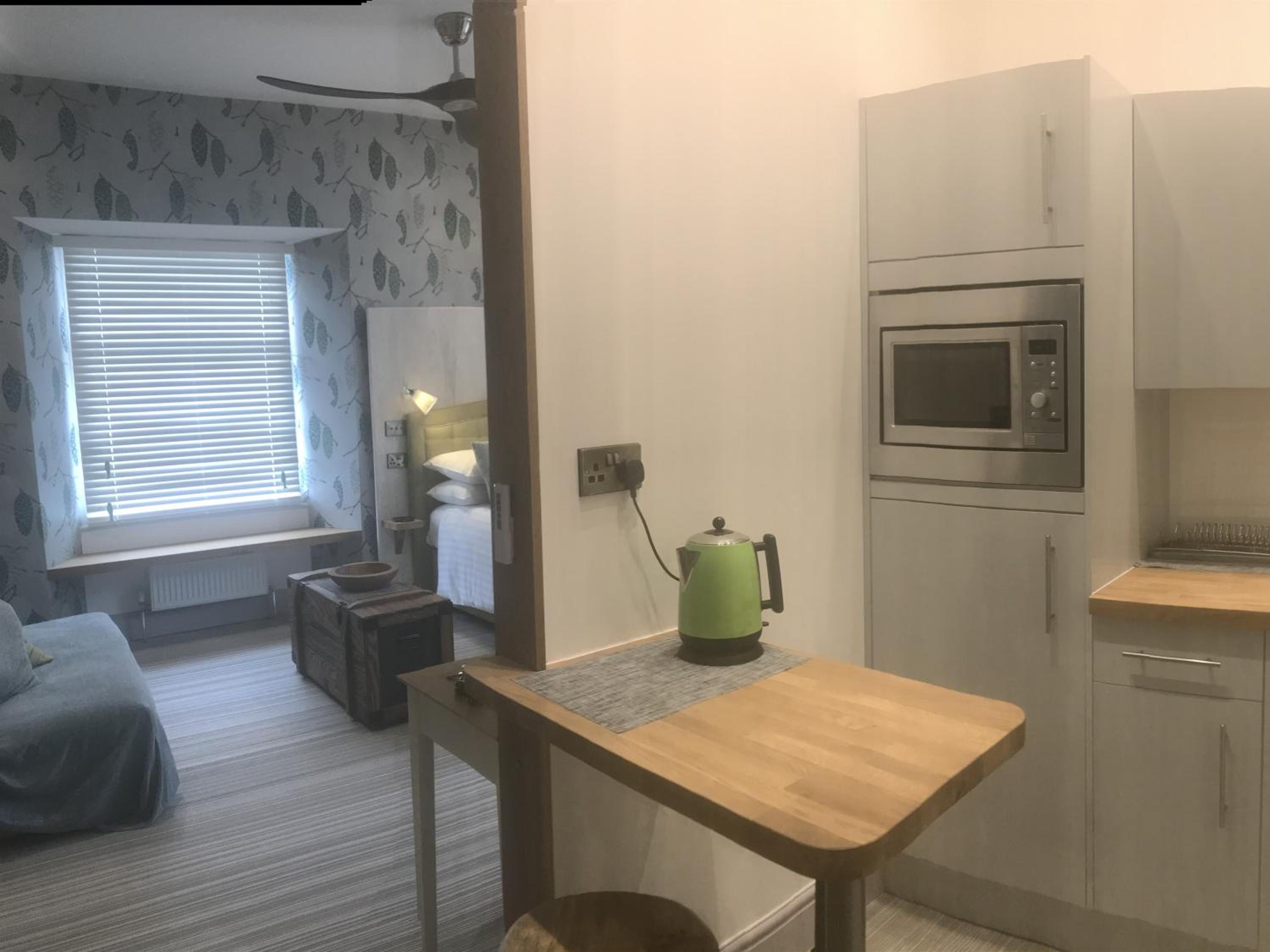 Deluxe Junior Suite - Photo 9
