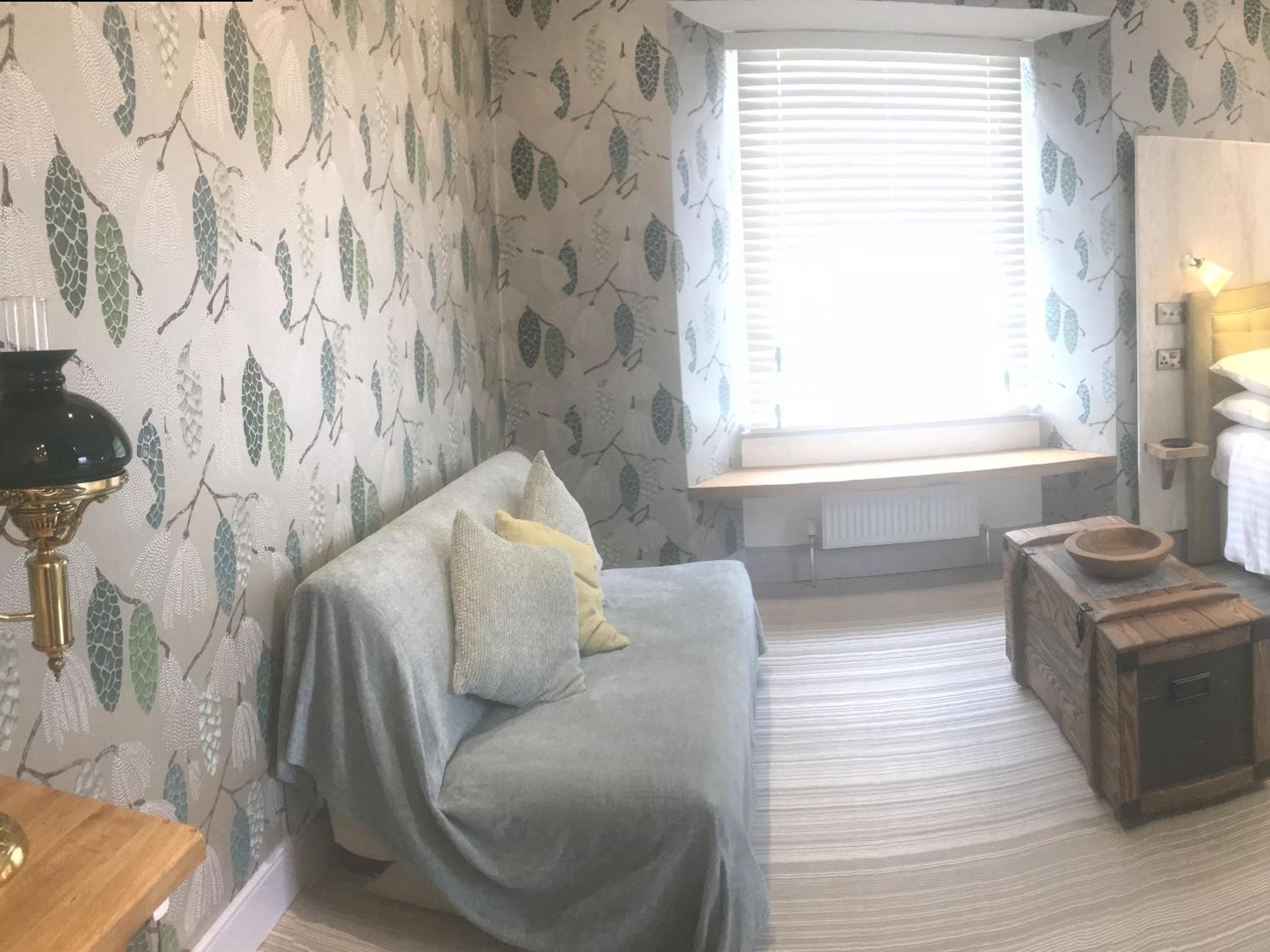 Deluxe Junior Suite - Photo 3