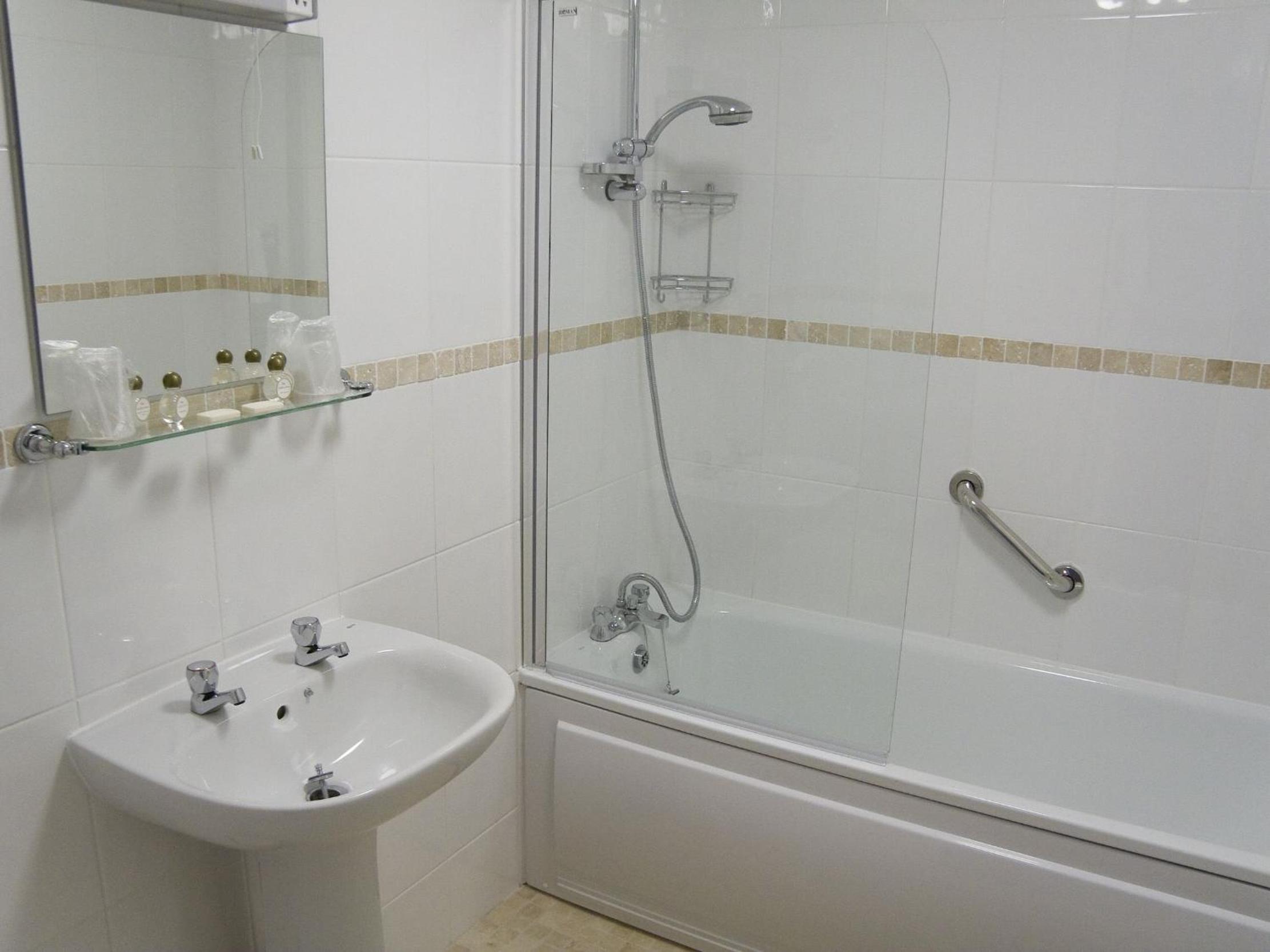 Superior Quadruple Room - Photo 2