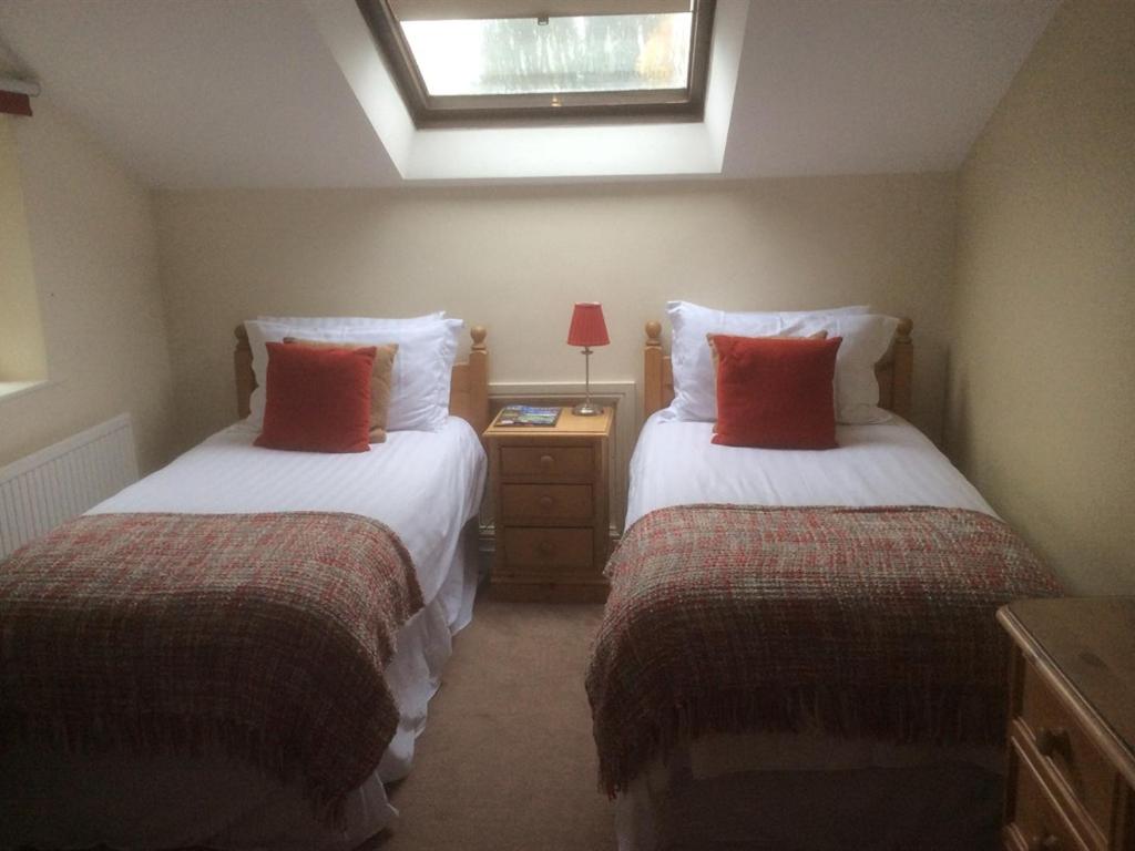 Twin Room with Private Bathroom photo 1