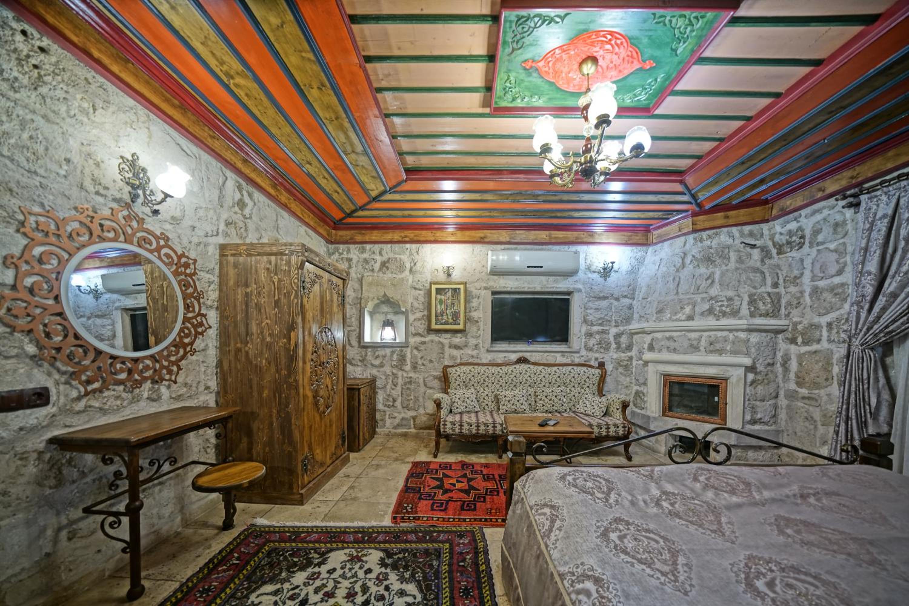 Deluxe Double Stone Room photo 1