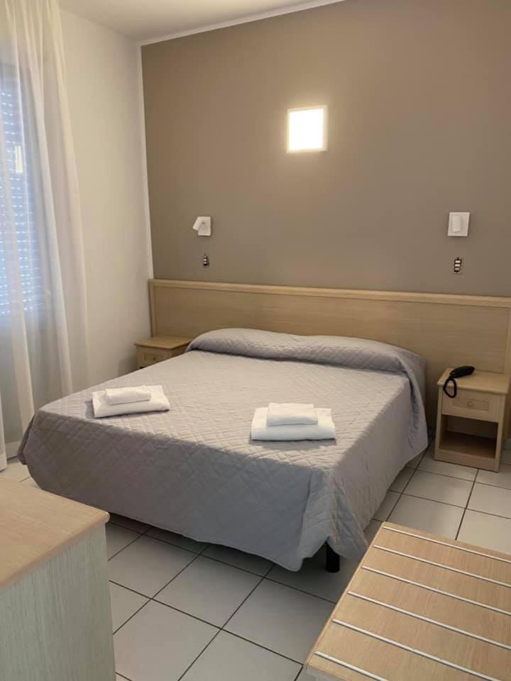 Double or Twin Room photo 3