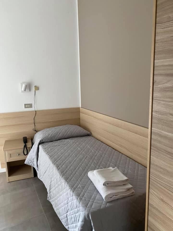 Single Room photo 3