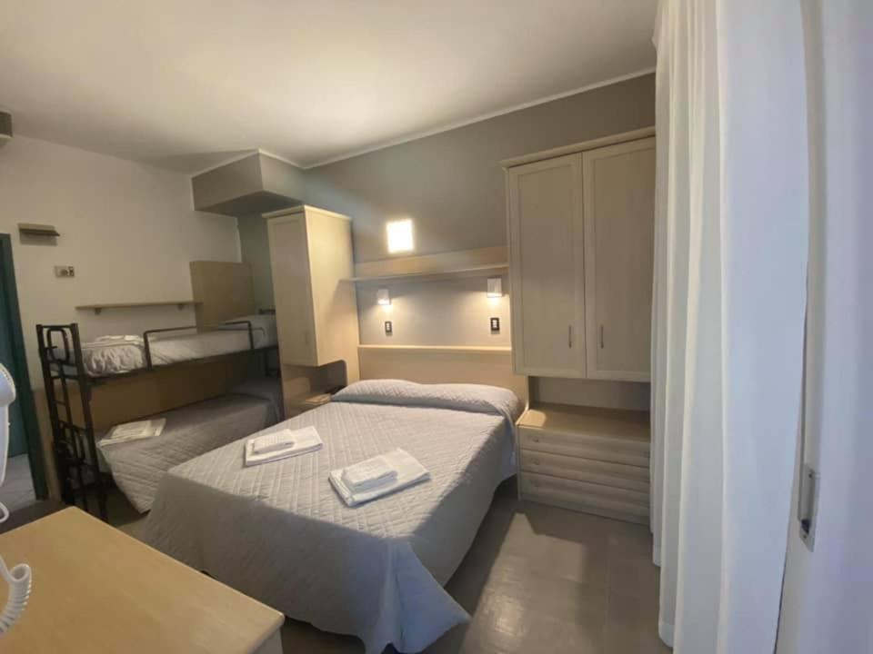 Triple Room photo 2