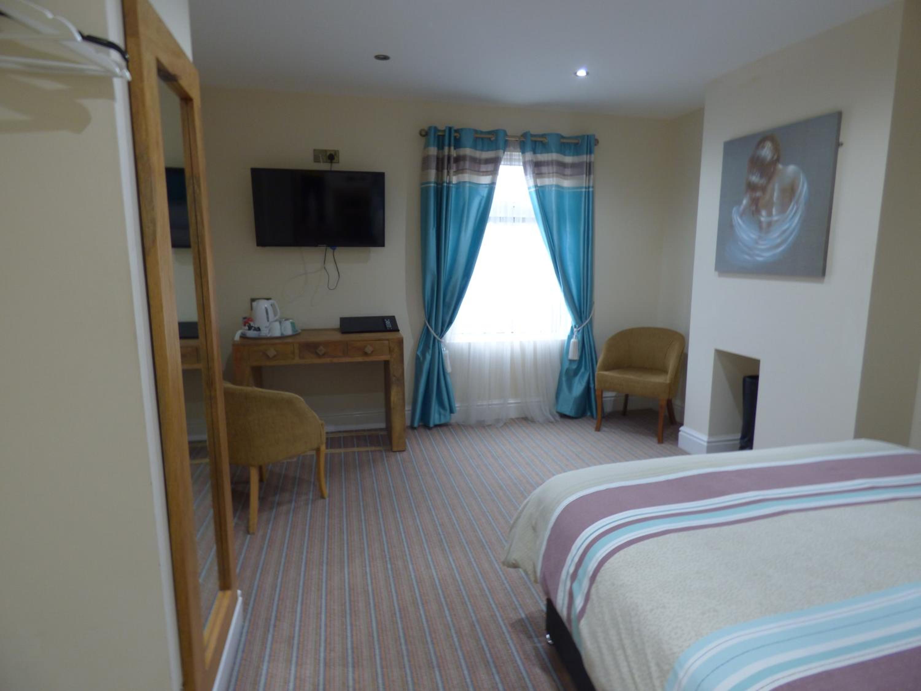 Double Room with Private Bathroom photo 3