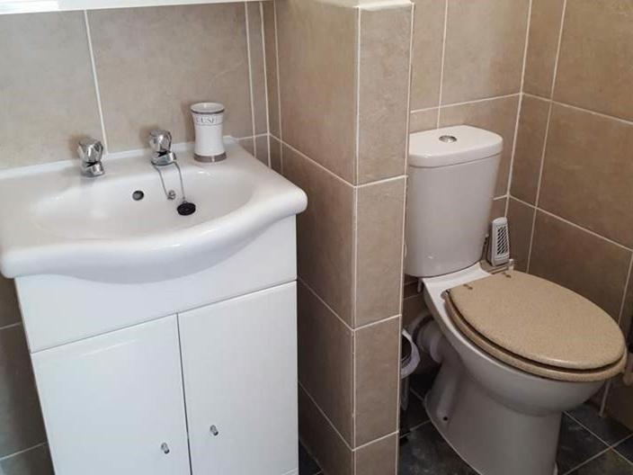 Small Single Room photo 3