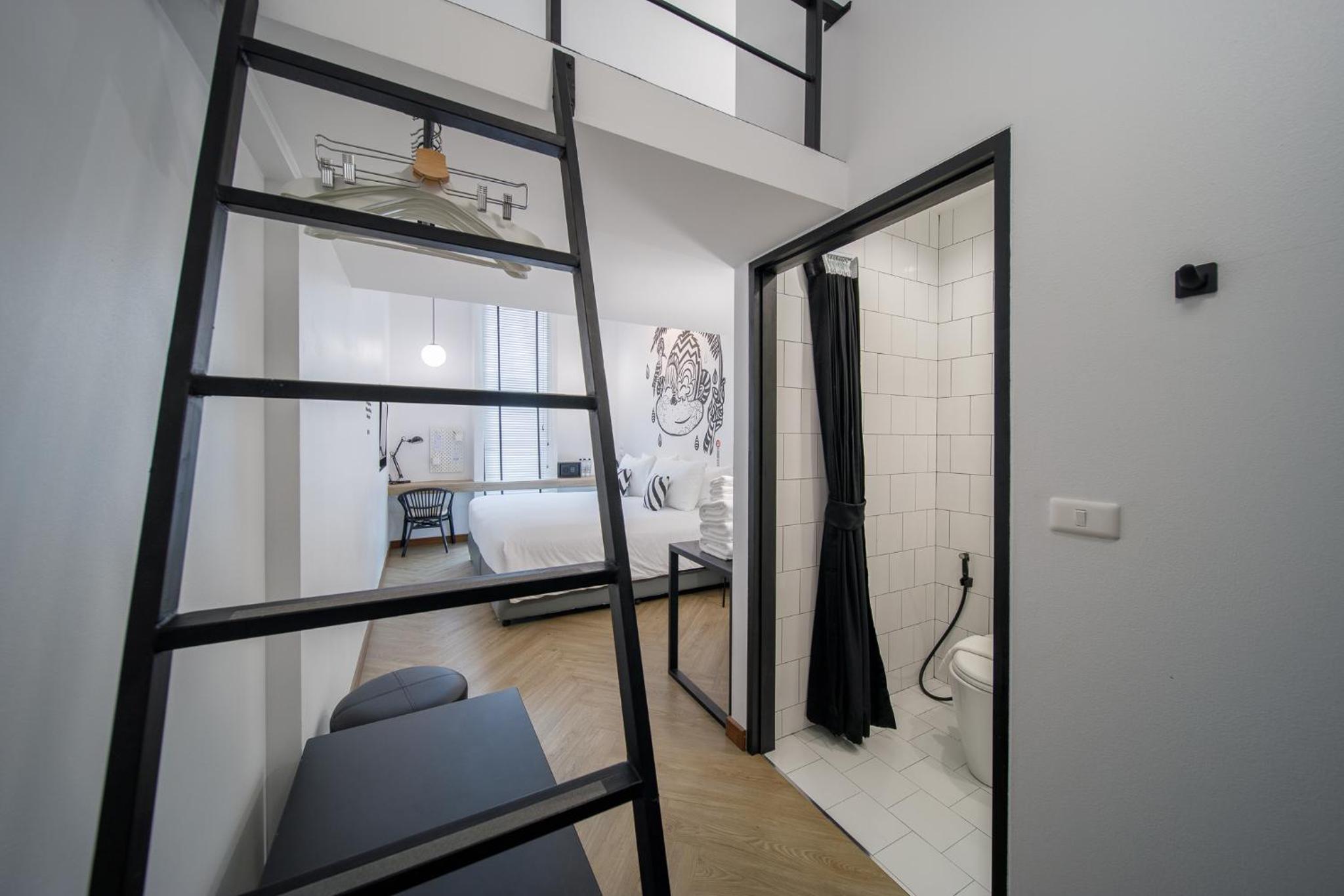 Deluxe Double Room - Photo 14