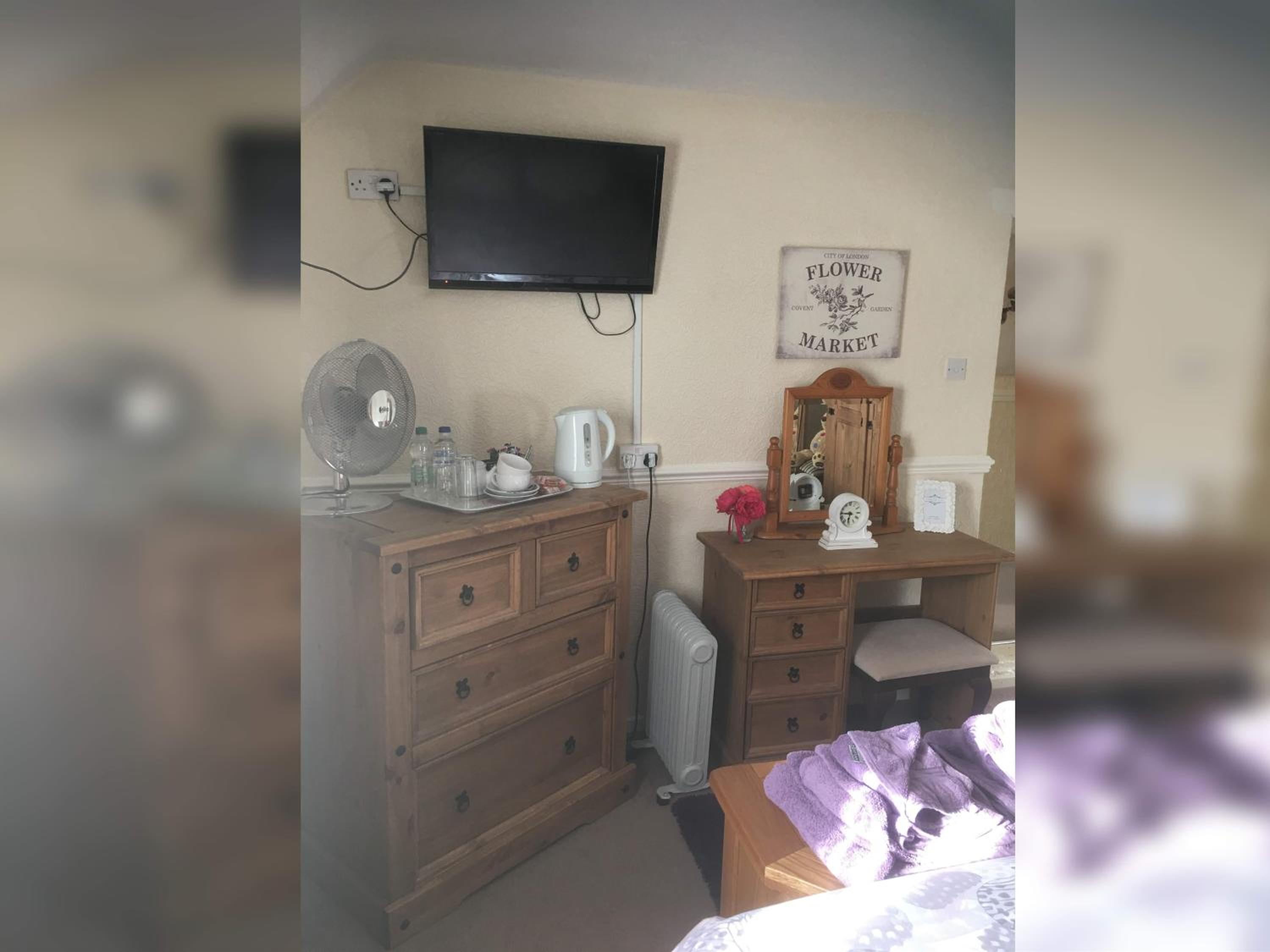 Double Room with Private Bathroom photo 2