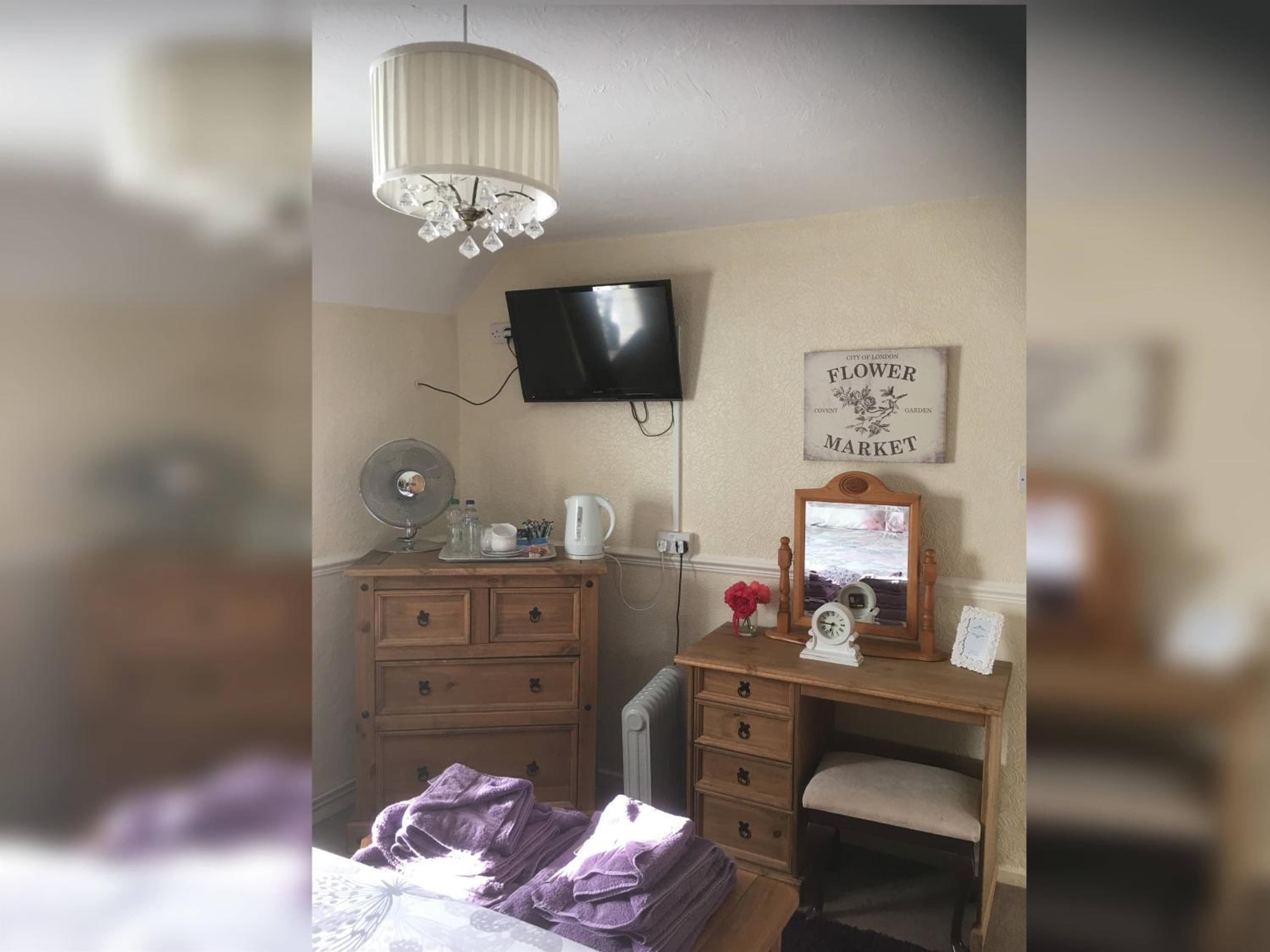 Double Room with Private Bathroom photo 3
