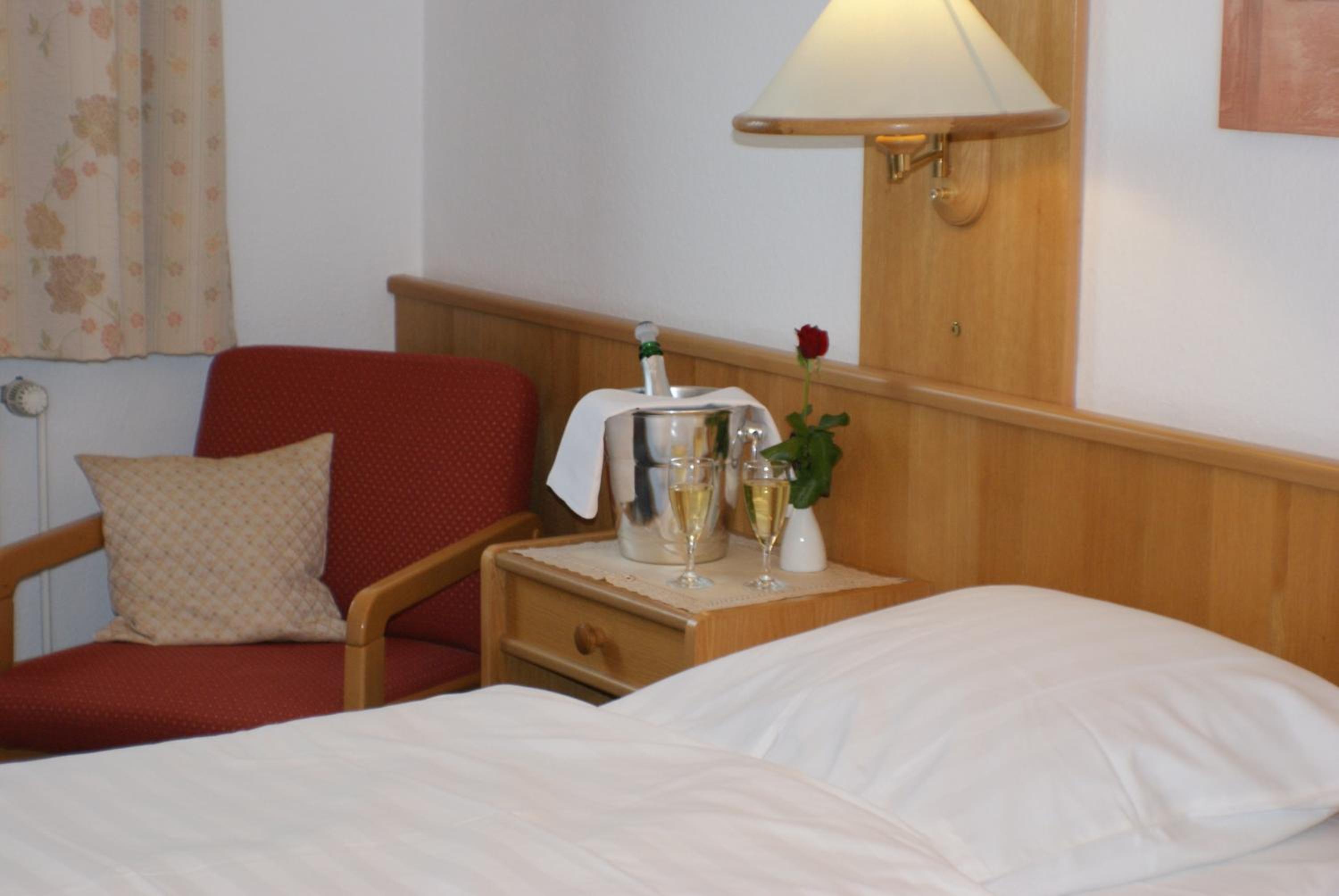 Standard Twin Room photo 2