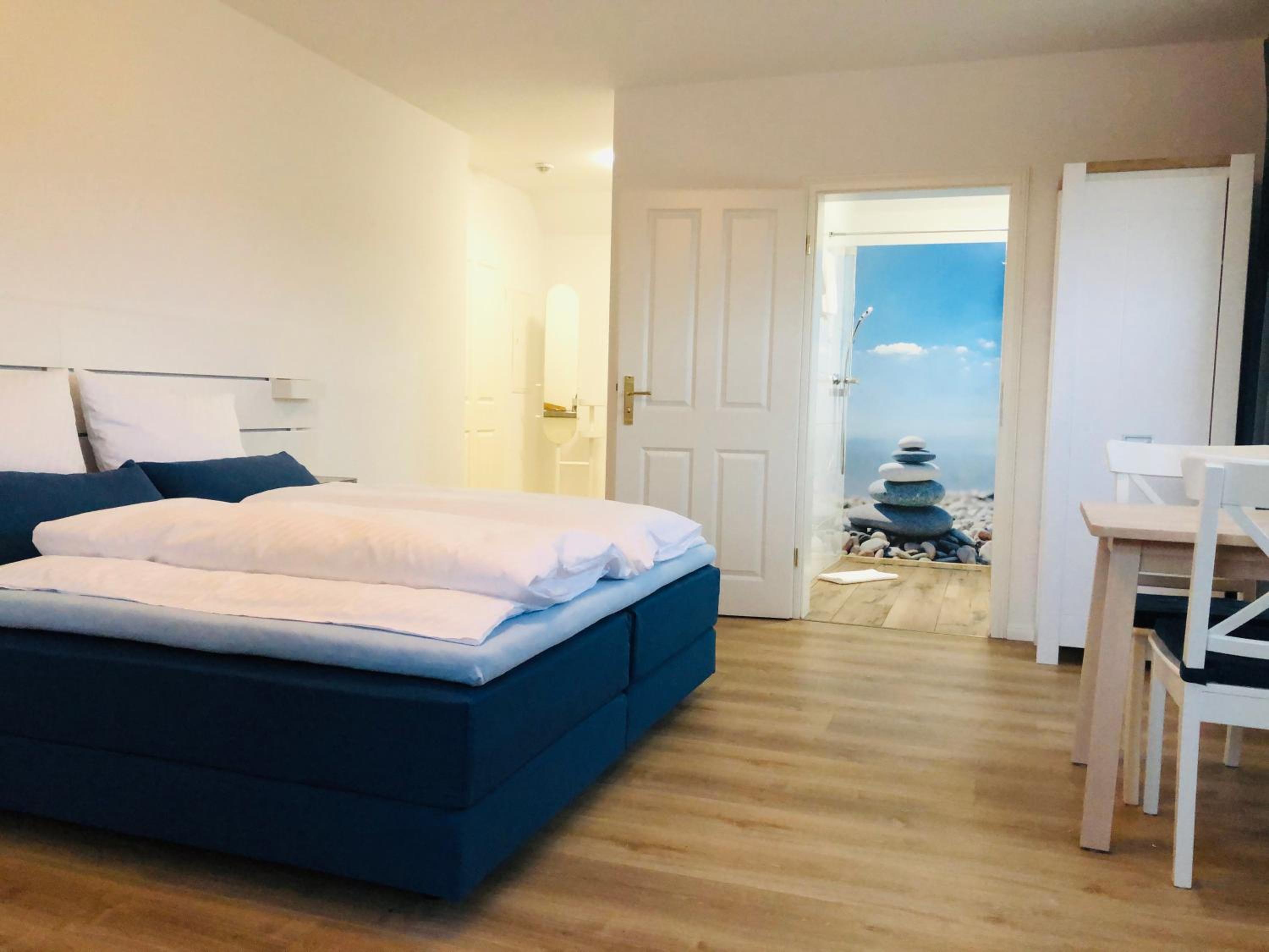 Double Room with Private Bathroom - Photo 4