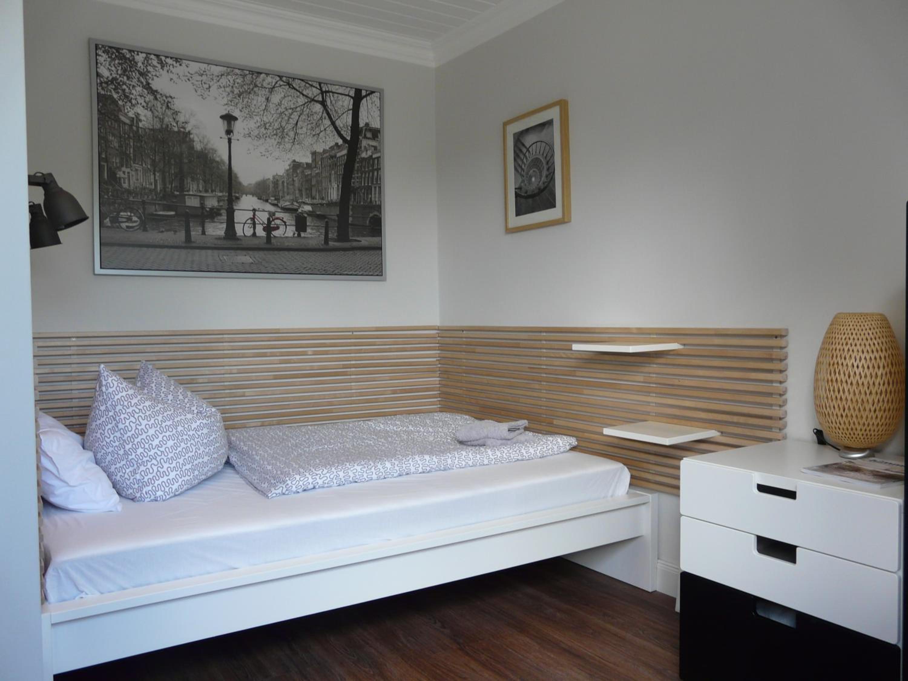 Single Room with Private Bathroom photo 1
