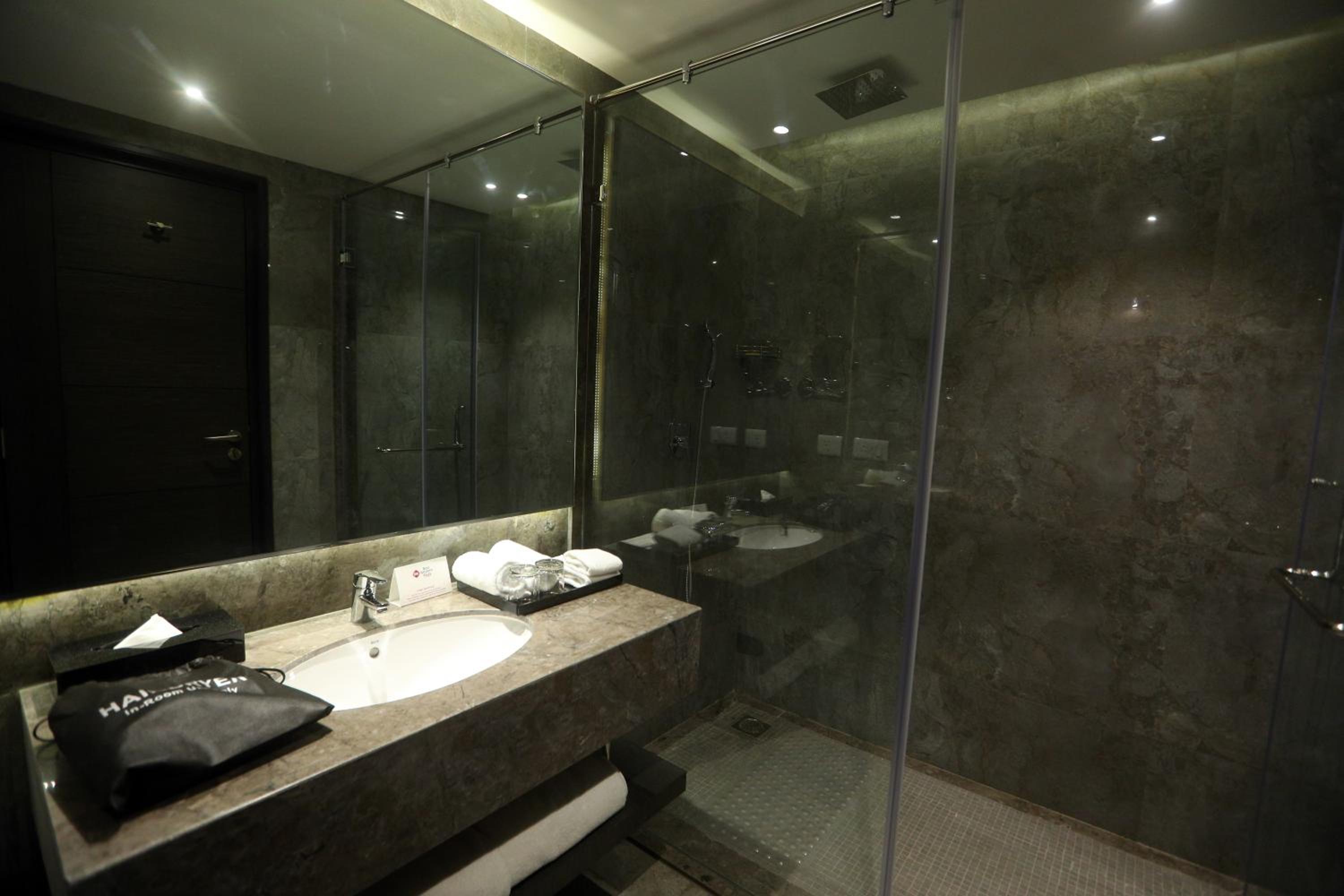 Deluxe Twin Room - Non-Smoking - Photo 2