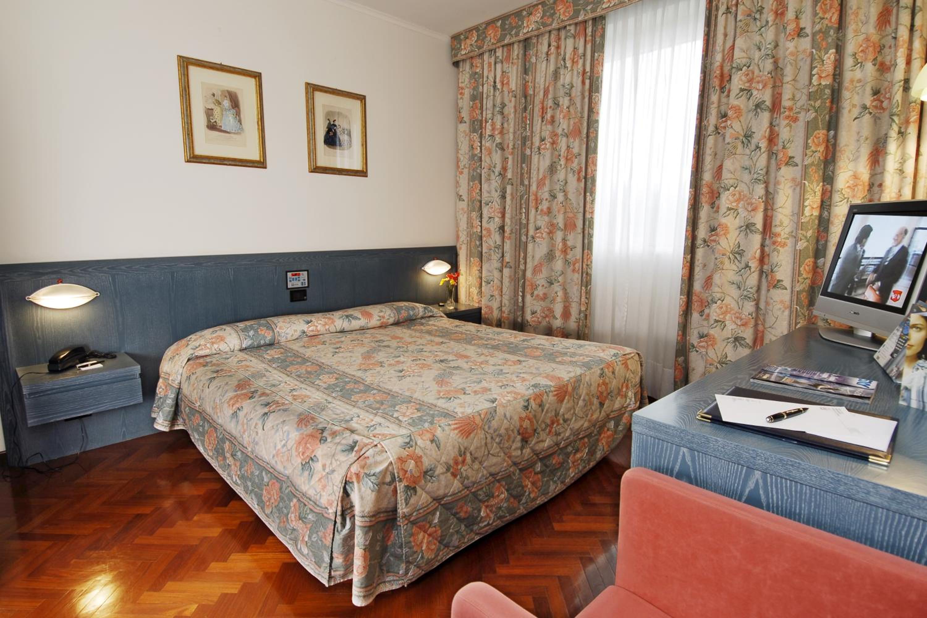Double or Twin Room - Photo 1