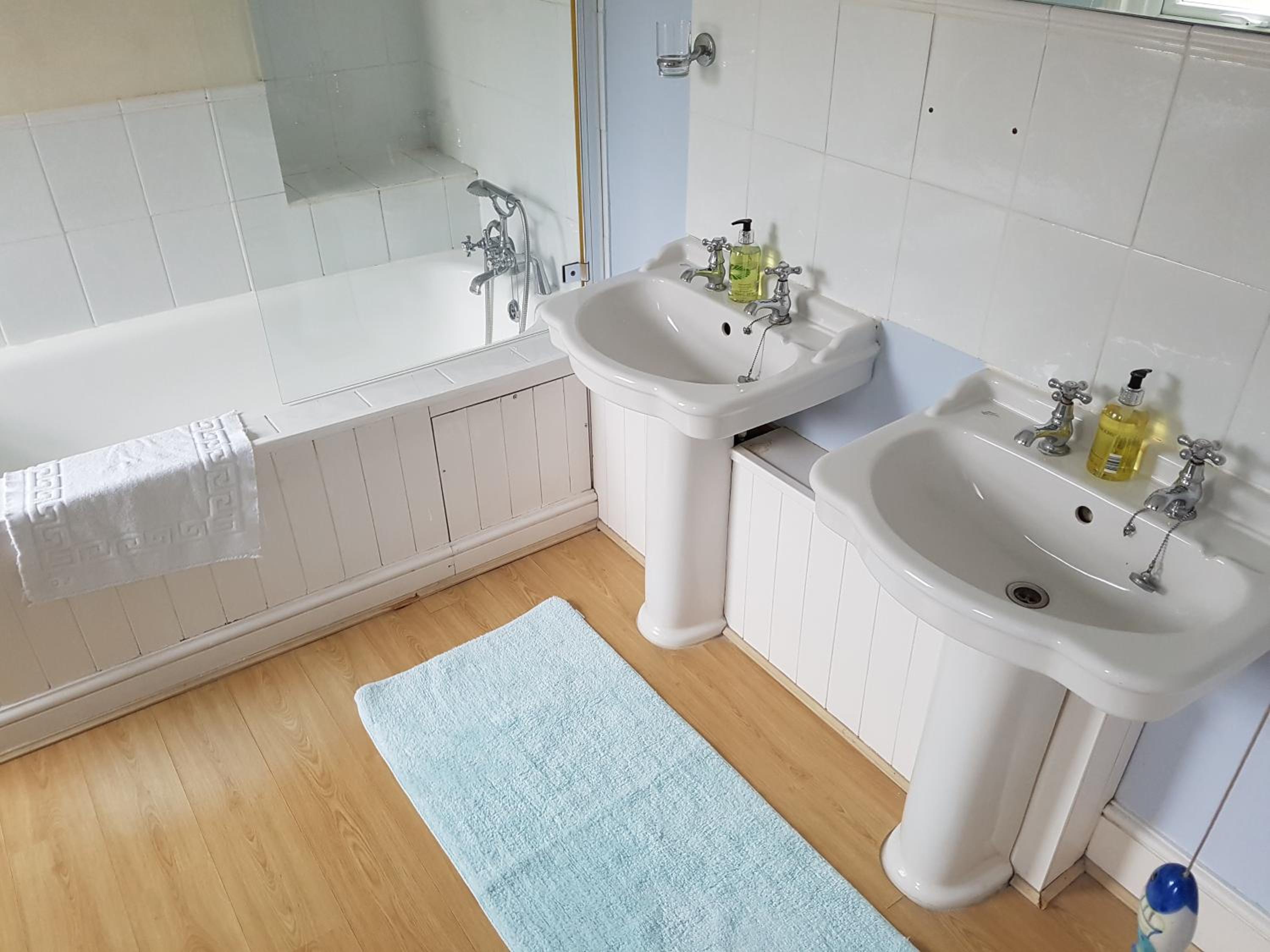 Deluxe Double Room with Bath photo 3