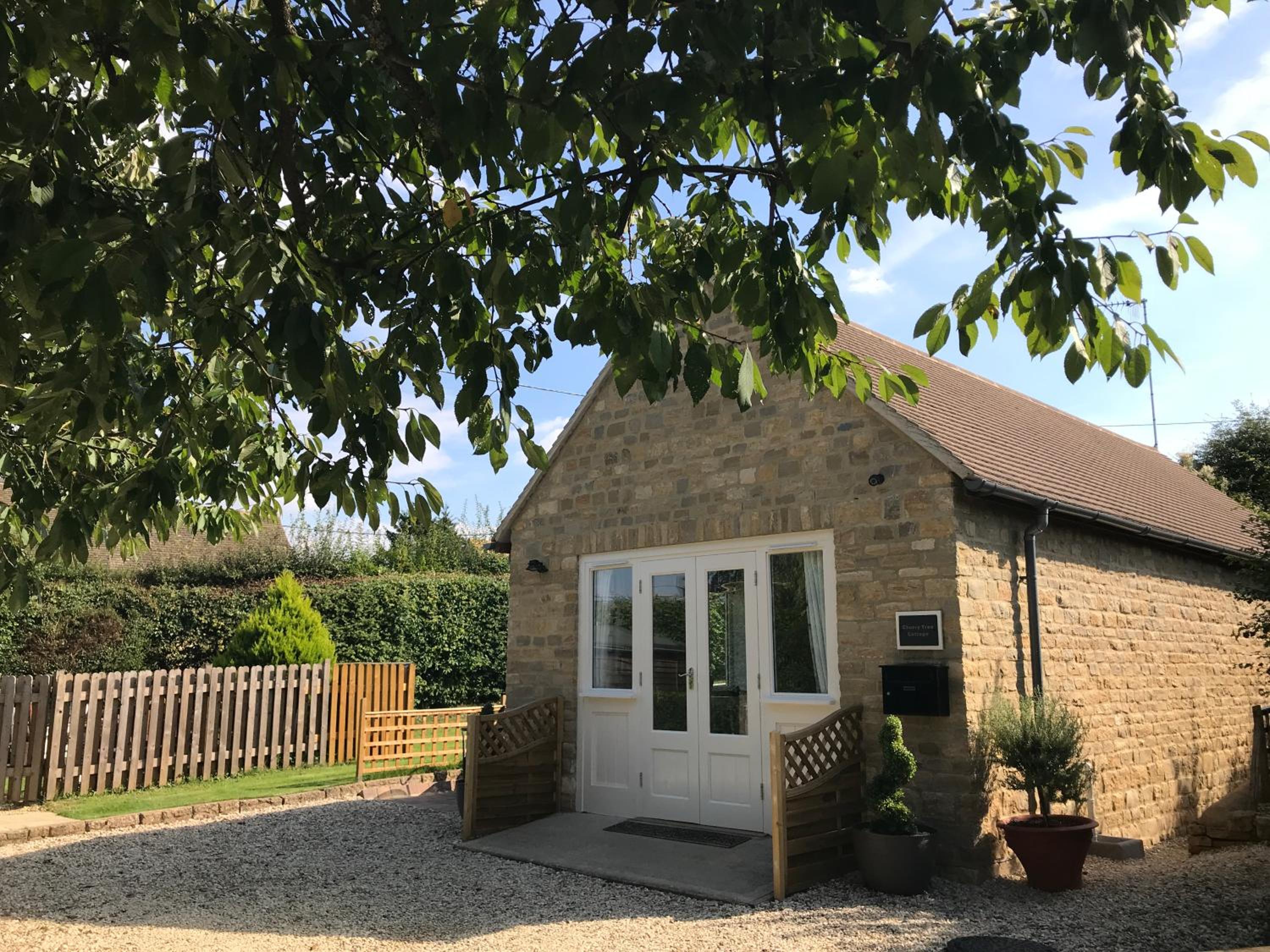 Cottage with Garden View photo 3
