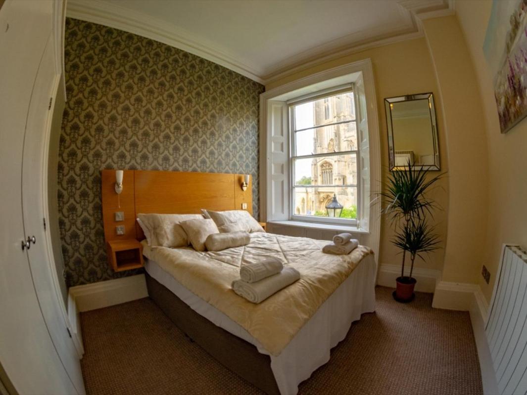 Deluxe One-Bedroom Apartment with City View photo 1