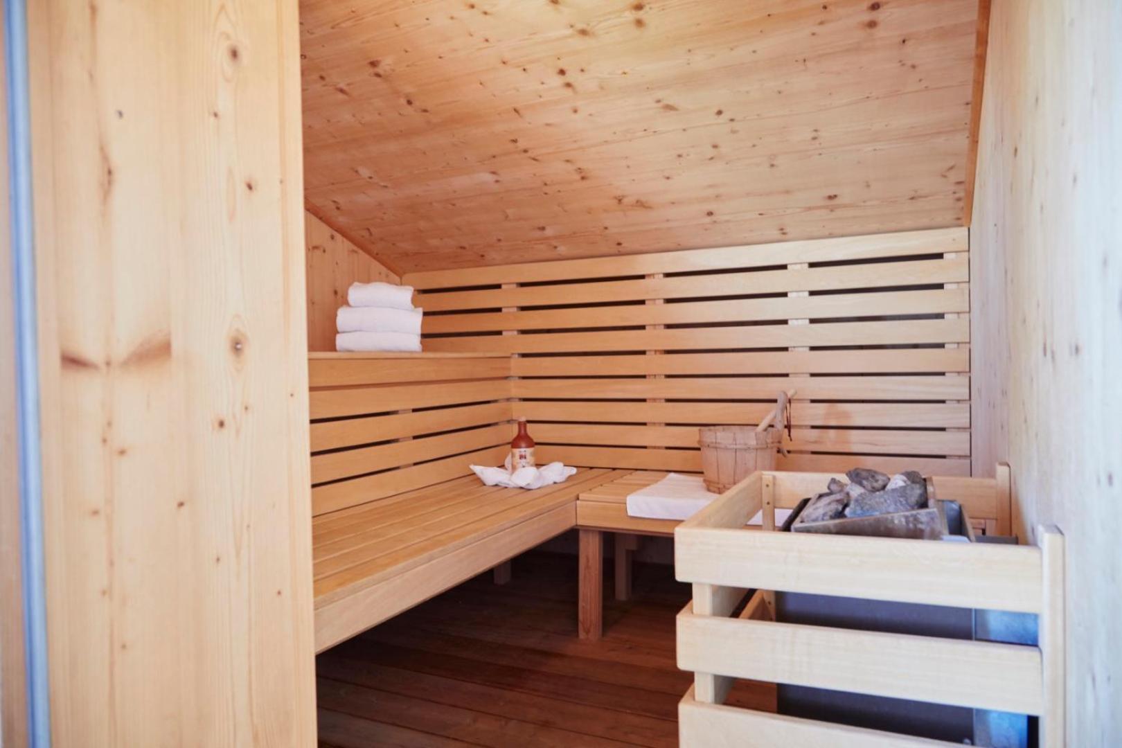 Suite with Whirlpool and Sauna - Photo 4