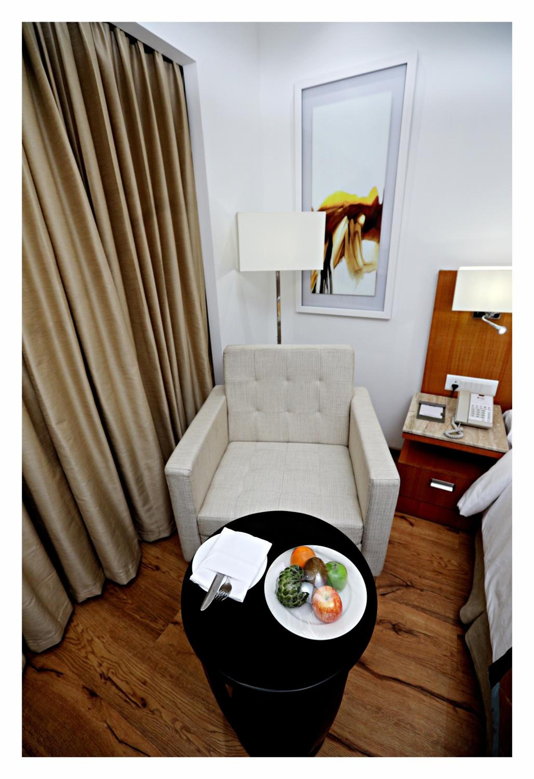 Superior King Room - Non-Smoking - Photo 3