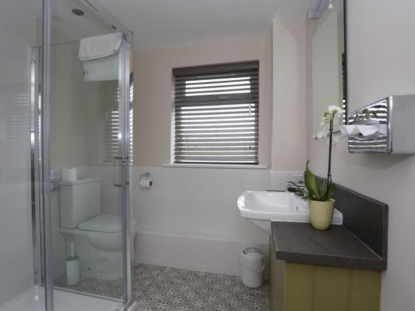 One-Bedroom Cottage - Photo 7
