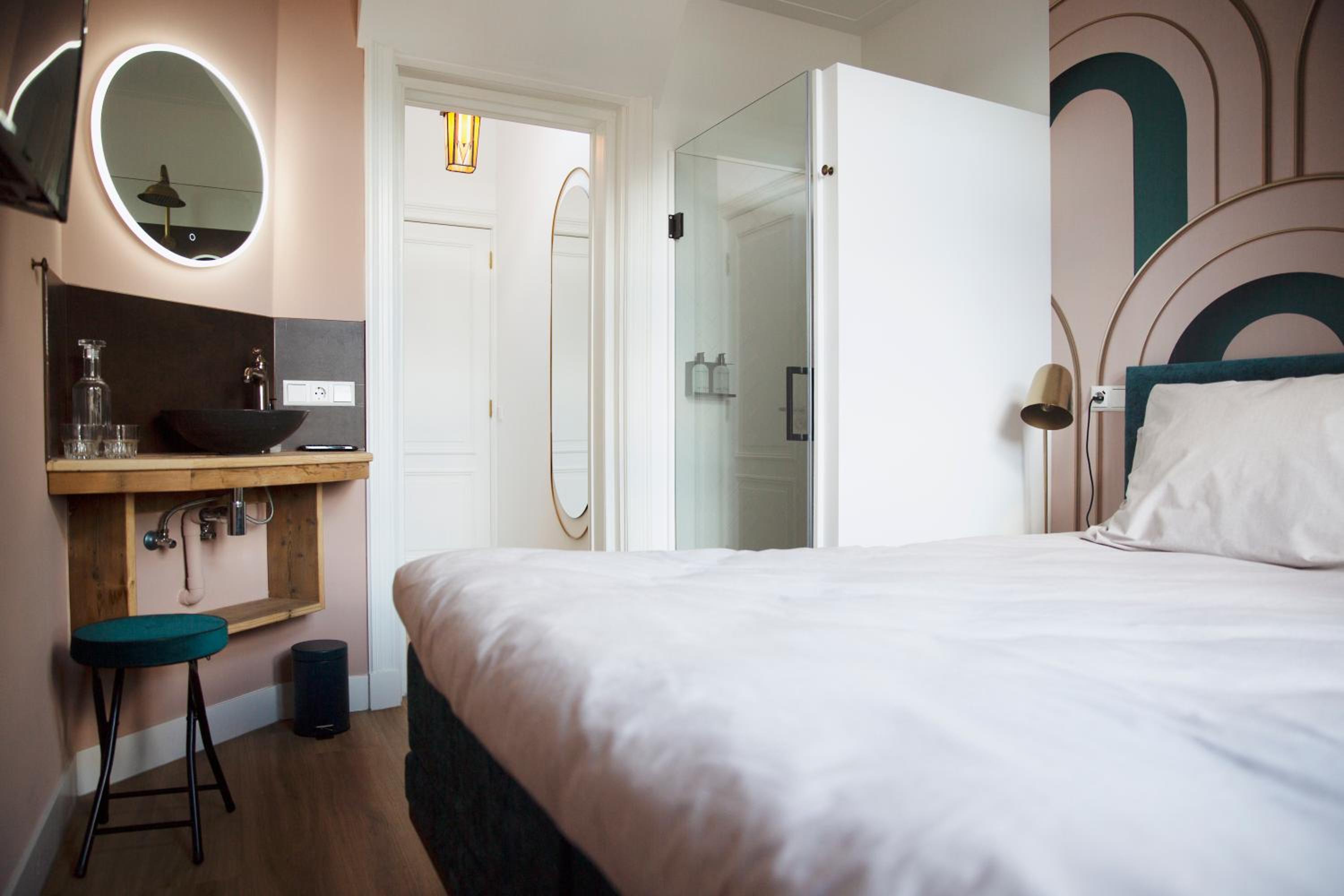 Small Double Room - Photo 2